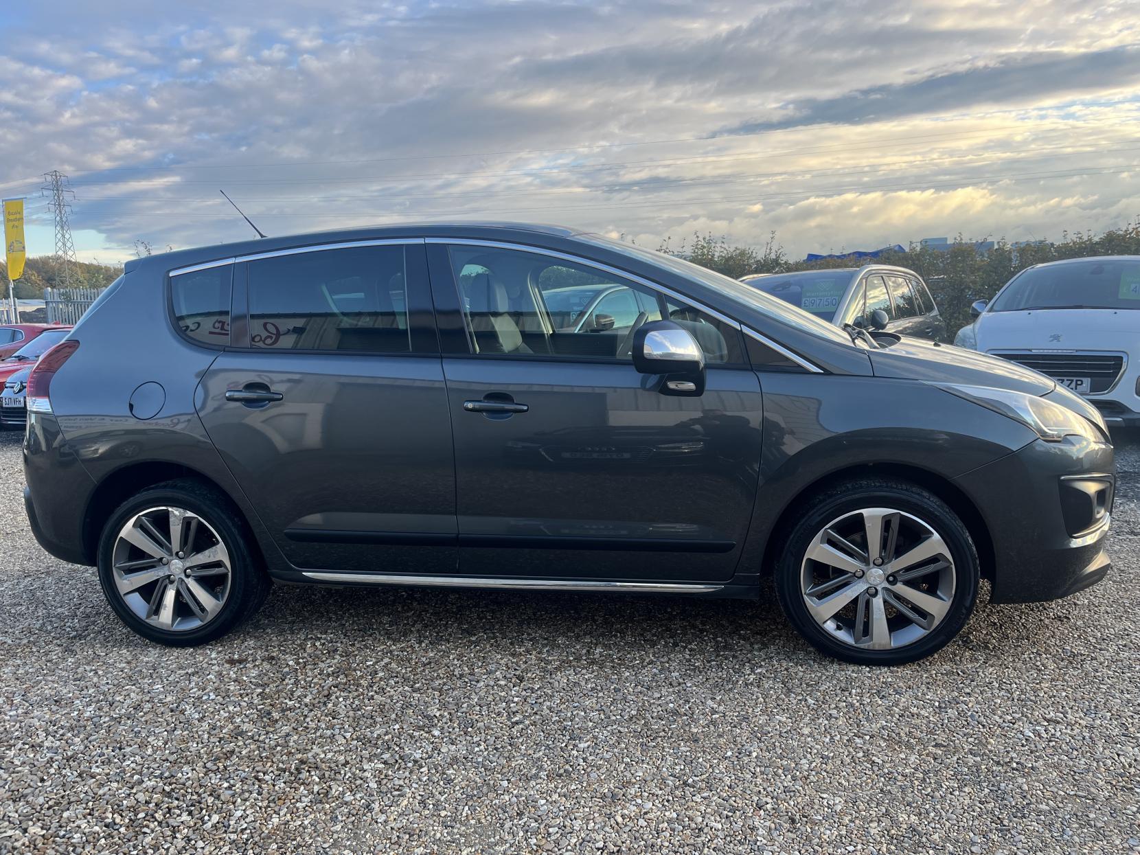 Peugeot 3008 1.6 HDi Allure SUV 5dr Diesel Manual Euro 5 (115 ps)