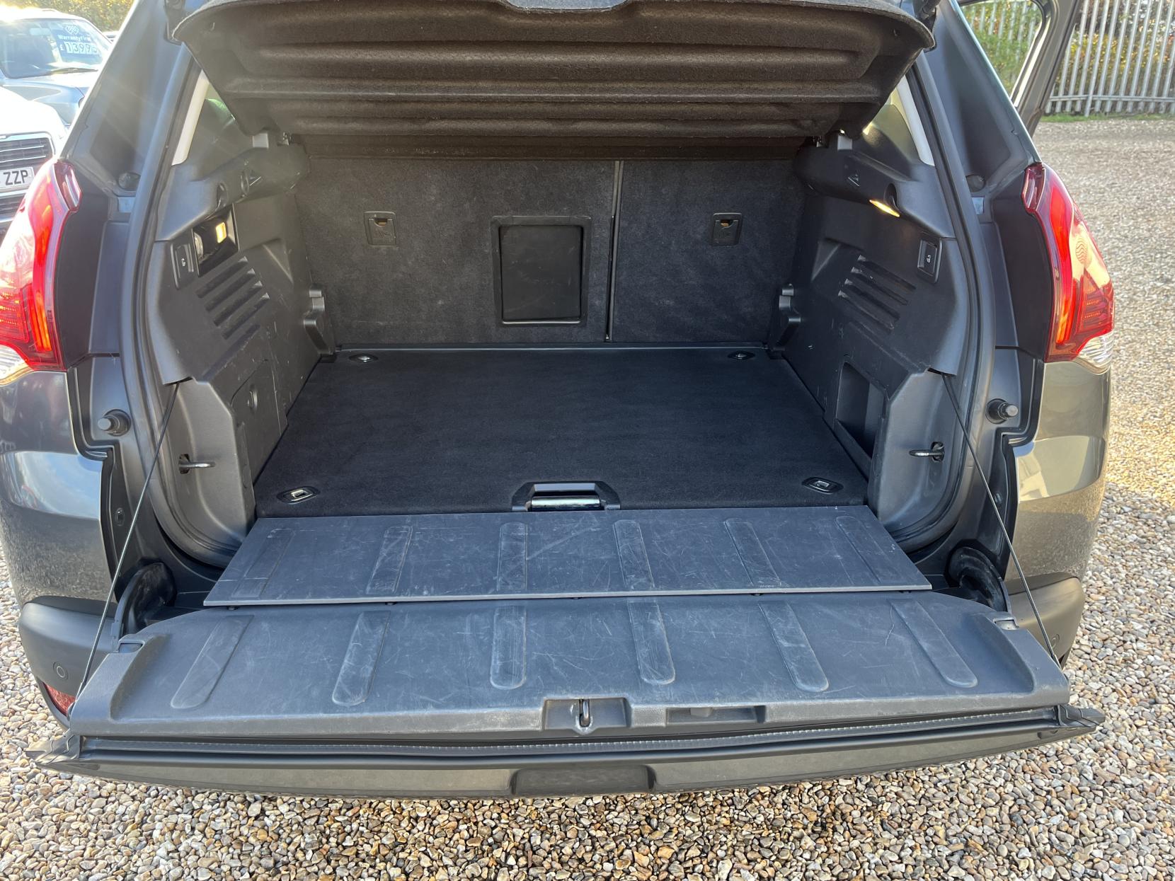 Peugeot 3008 1.6 HDi Allure SUV 5dr Diesel Manual Euro 5 (115 ps)