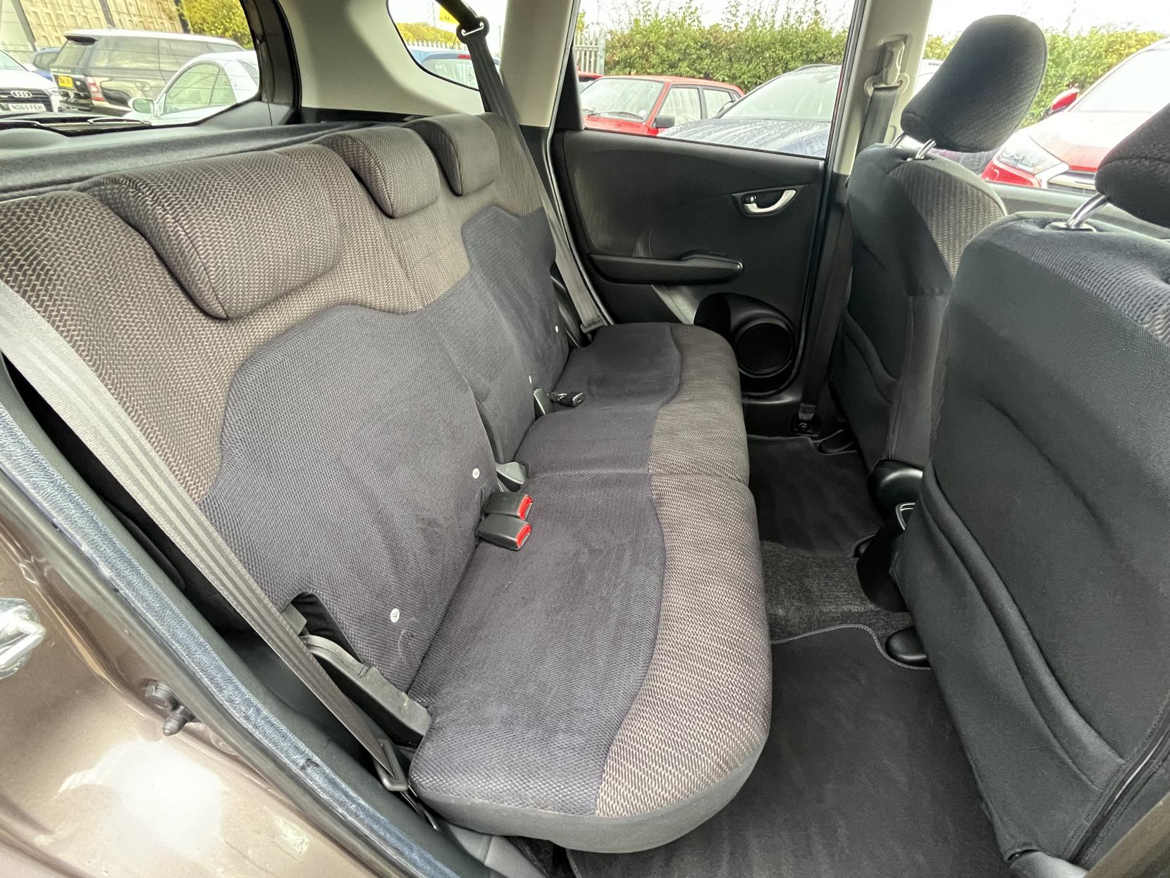 Honda Jazz 1.4 i-VTEC ES Plus Hatchback 5dr Petrol CVT Euro 5 (99 ps)