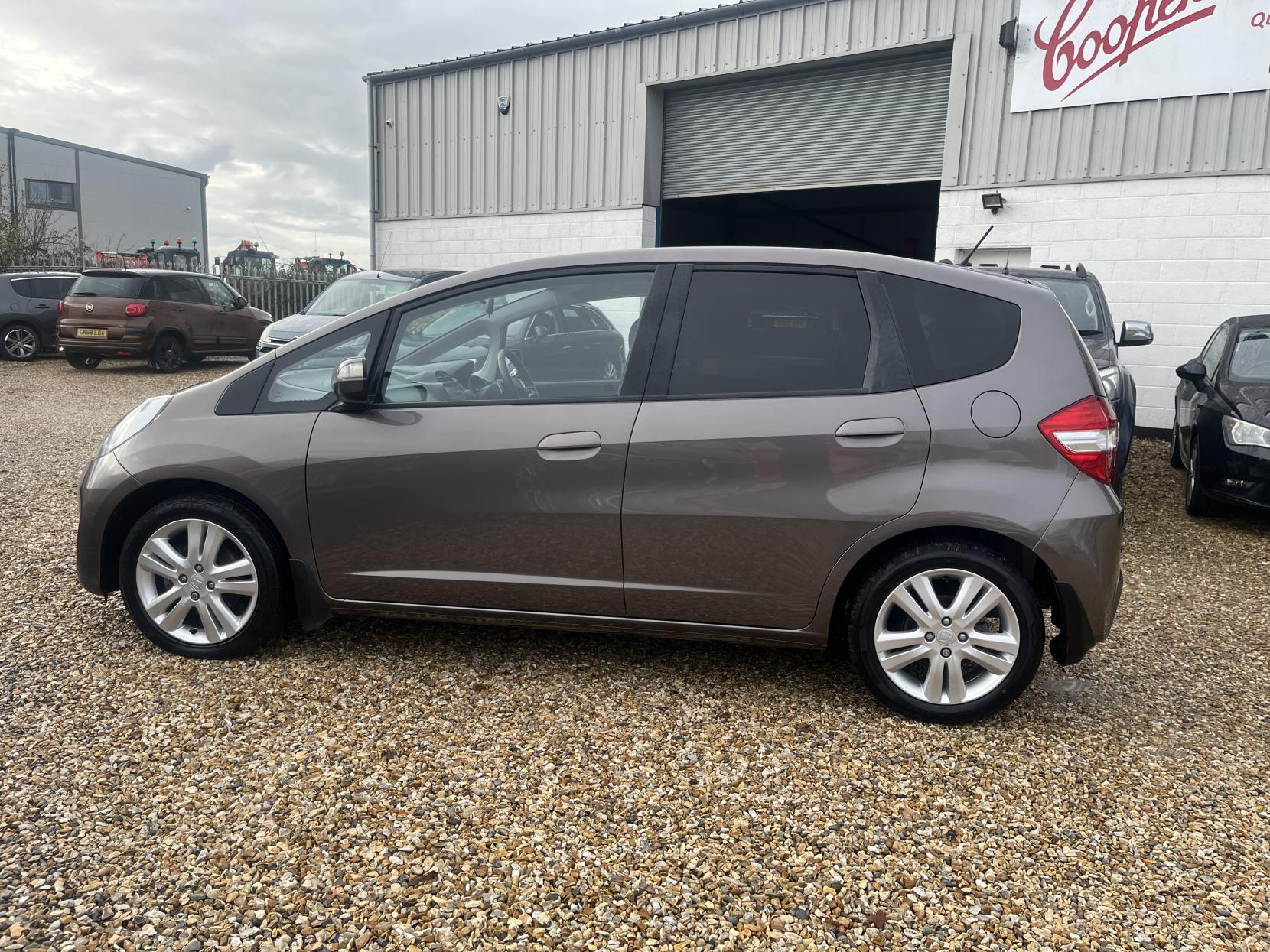 Honda Jazz 1.4 i-VTEC ES Plus Hatchback 5dr Petrol CVT Euro 5 (99 ps)