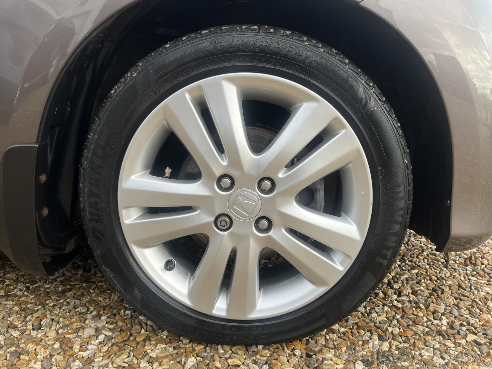 Honda Jazz 1.4 i-VTEC ES Plus Hatchback 5dr Petrol CVT Euro 5 (99 ps)