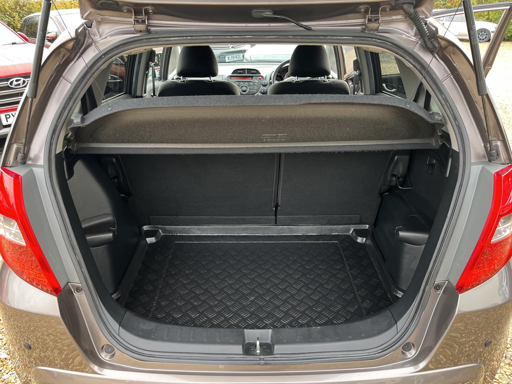 Honda Jazz 1.4 i-VTEC ES Plus Hatchback 5dr Petrol CVT Euro 5 (99 ps)