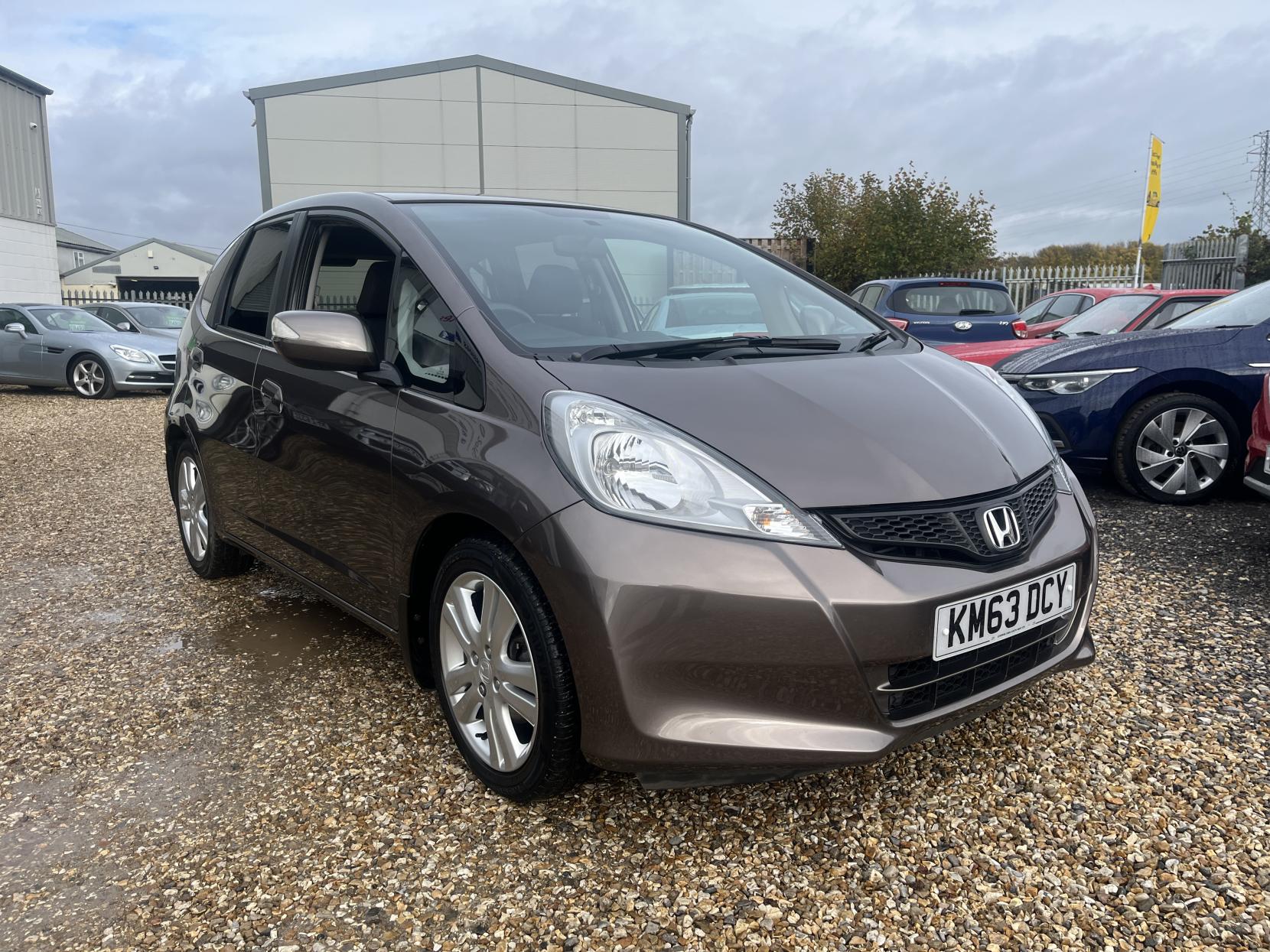 Honda Jazz 1.4 i-VTEC ES Plus Hatchback 5dr Petrol CVT Euro 5 (99 ps)