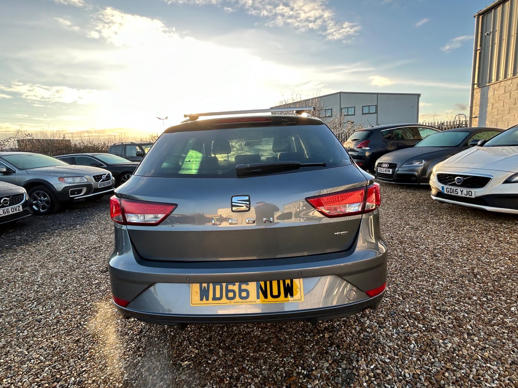 SEAT Leon 1.6 TDI SE Dynamic Technology ST 5dr Diesel Manual Euro 6 (s/s) (115 ps)