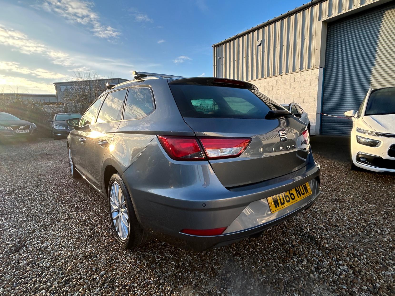 SEAT Leon 1.6 TDI SE Dynamic Technology ST 5dr Diesel Manual Euro 6 (s/s) (115 ps)