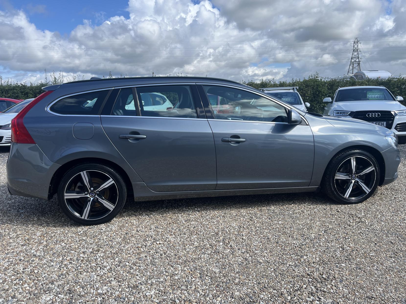 Volvo V60 2.0 T4 R-Design Nav Estate 5dr Petrol Manual Euro 6 (s/s) (190 ps)