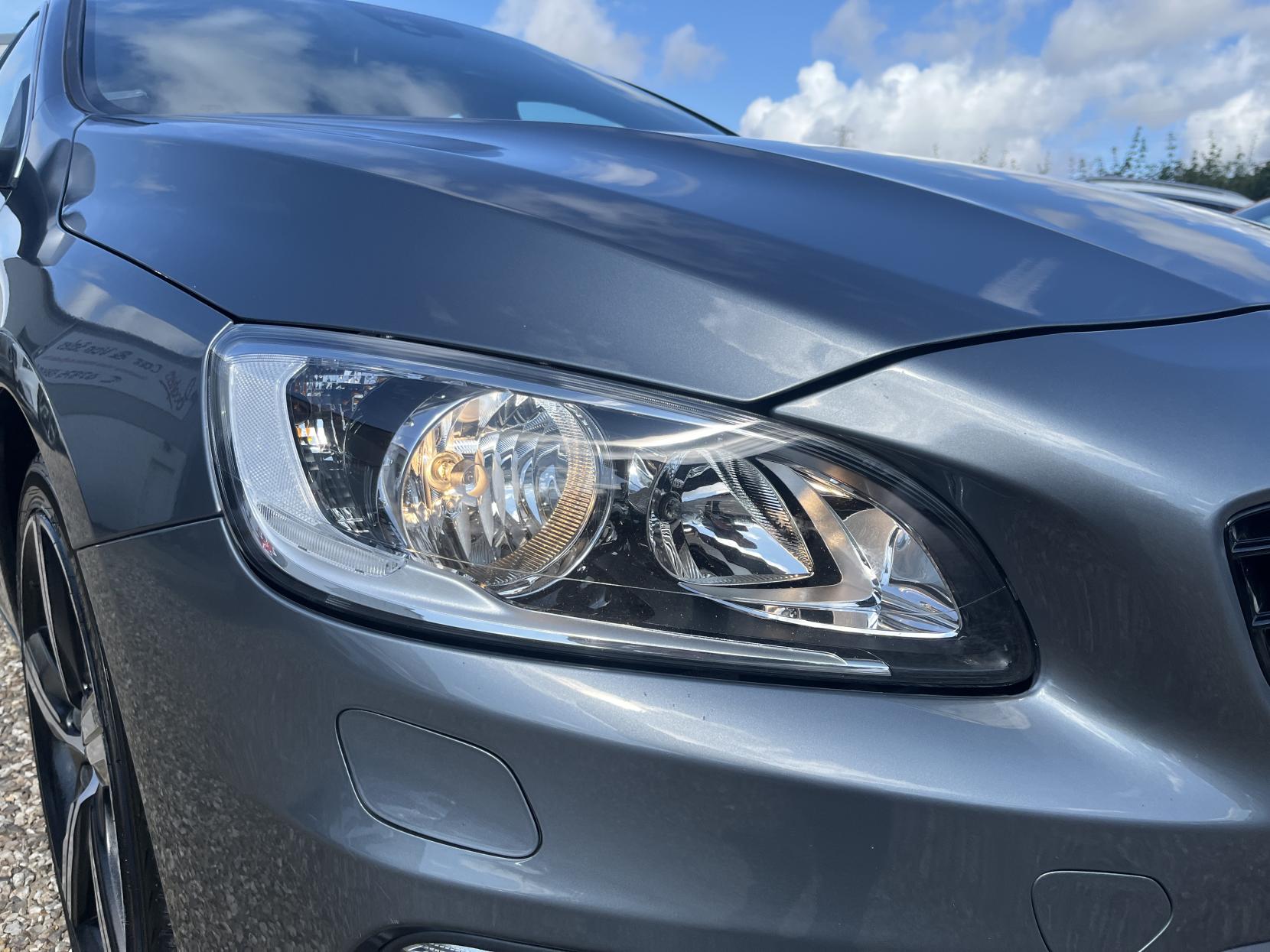 Volvo V60 2.0 T4 R-Design Nav Estate 5dr Petrol Manual Euro 6 (s/s) (190 ps)