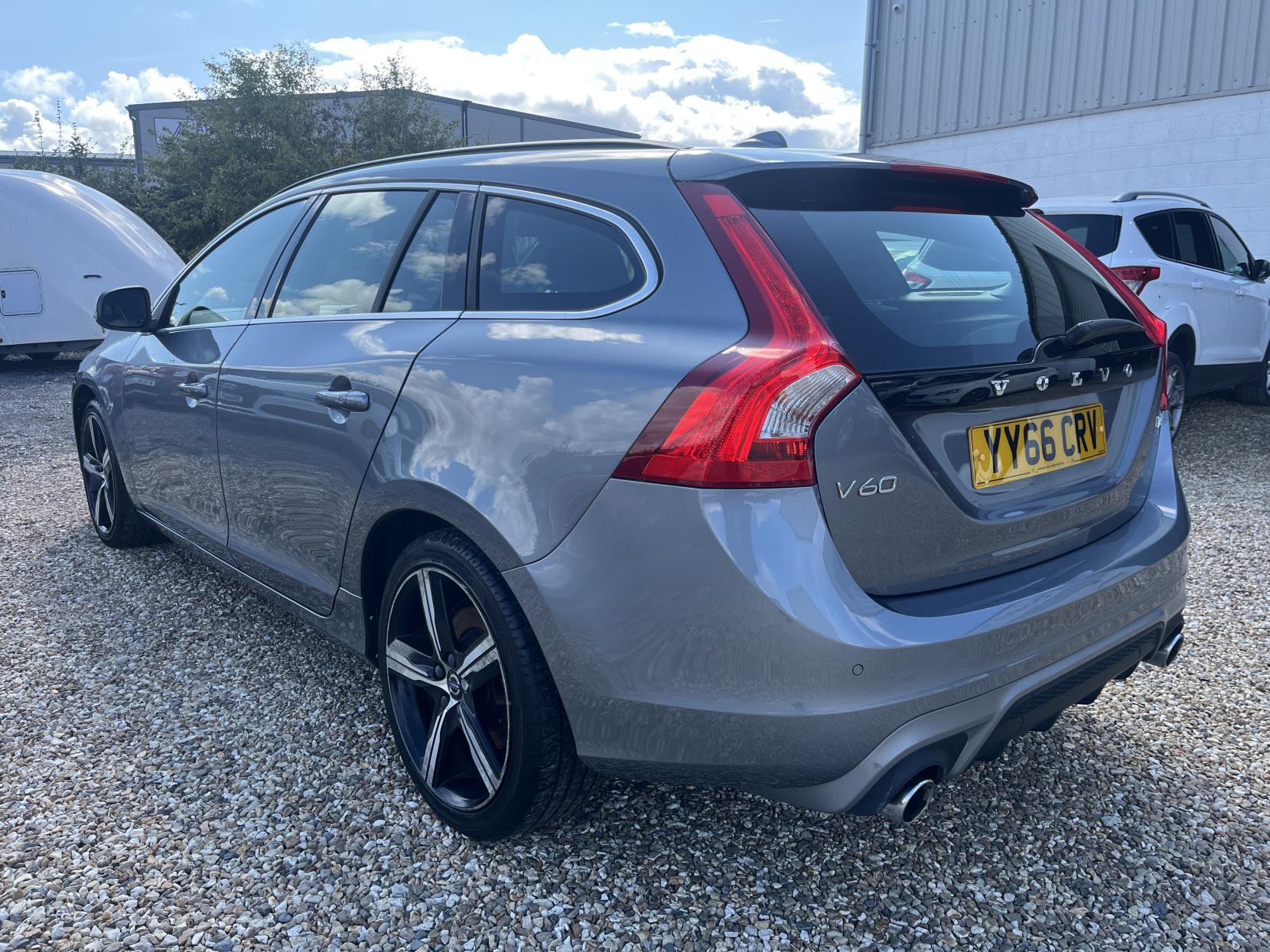 Volvo V60 2.0 T4 R-Design Nav Estate 5dr Petrol Manual Euro 6 (s/s) (190 ps)