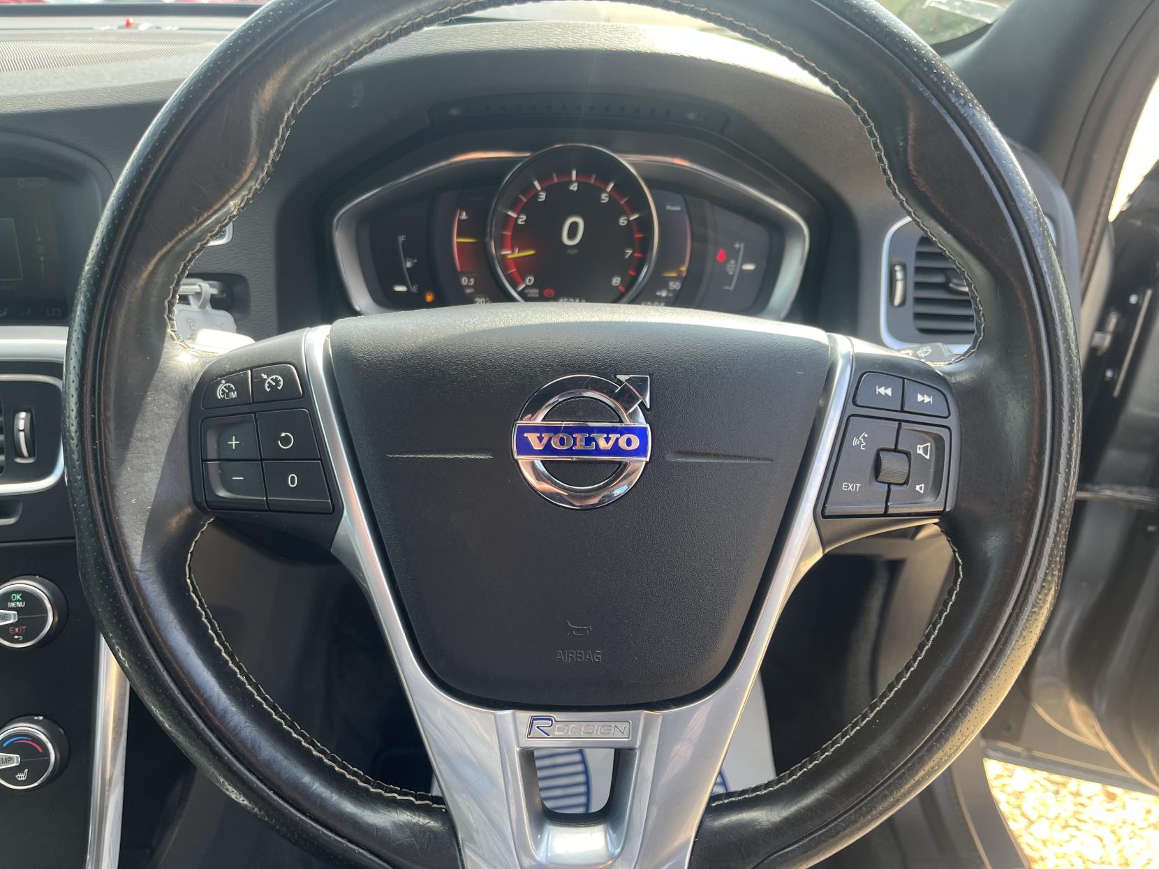 Volvo V60 2.0 T4 R-Design Nav Estate 5dr Petrol Manual Euro 6 (s/s) (190 ps)