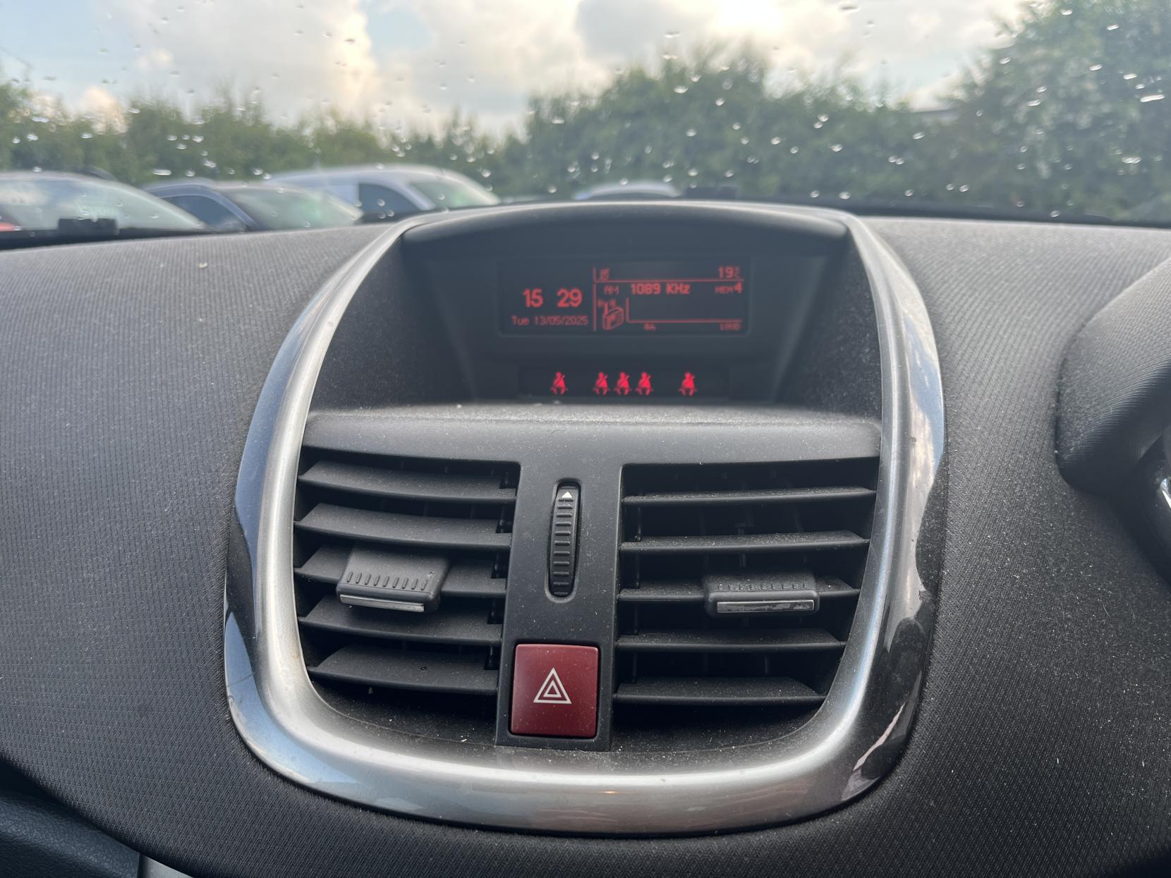 Peugeot 207 1.6 HDi Allure Hatchback 5dr Diesel Manual Euro 5 (92 ps)