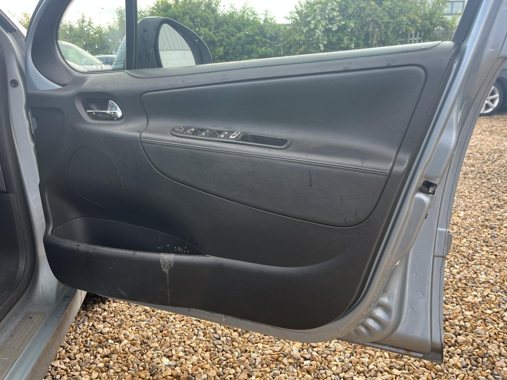 Peugeot 207 1.6 HDi Allure Hatchback 5dr Diesel Manual Euro 5 (92 ps)
