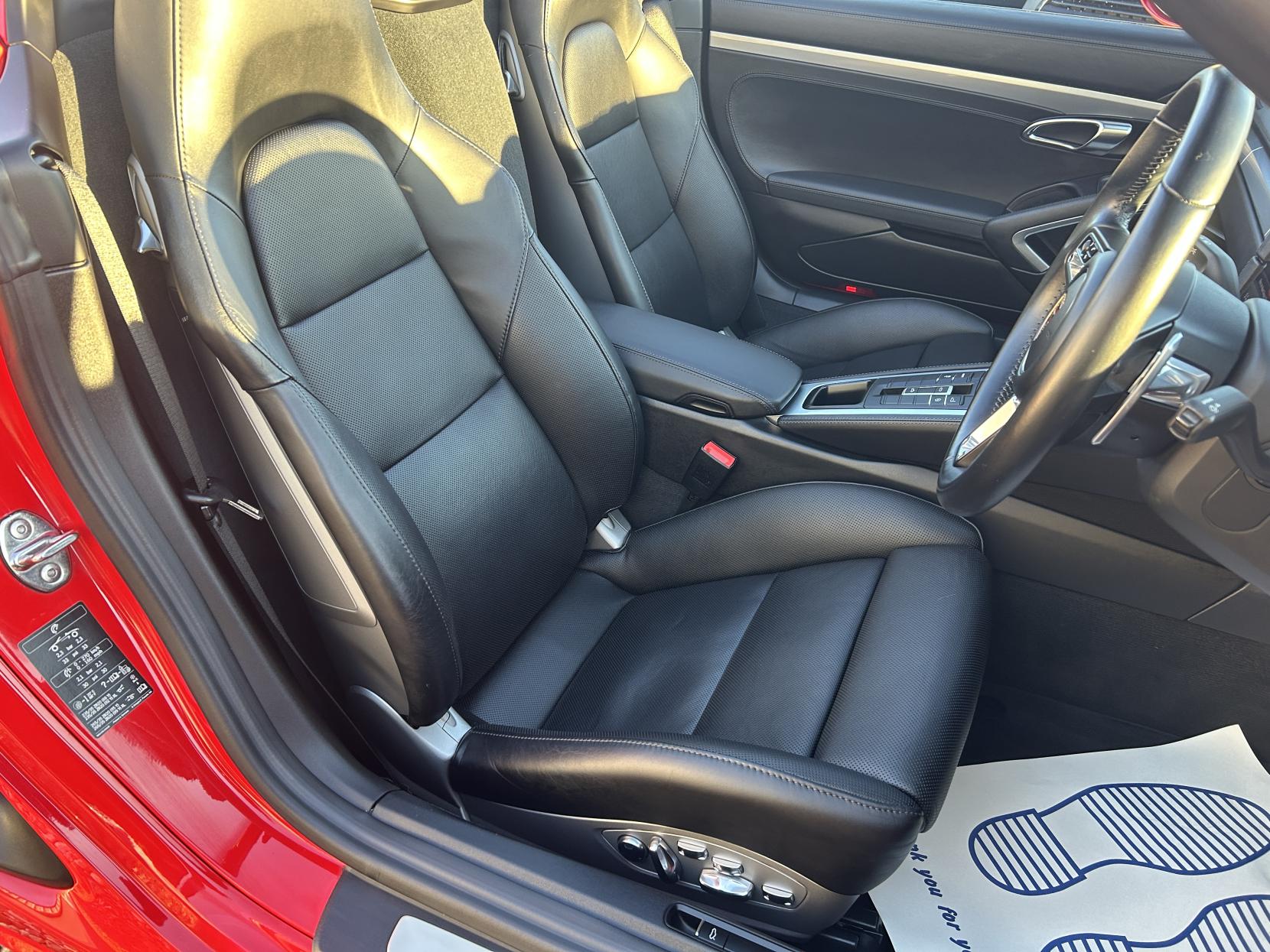 Porsche 718 Boxster 2.0T Convertible 2dr Petrol PDK Euro 6 (s/s) (300 ps)