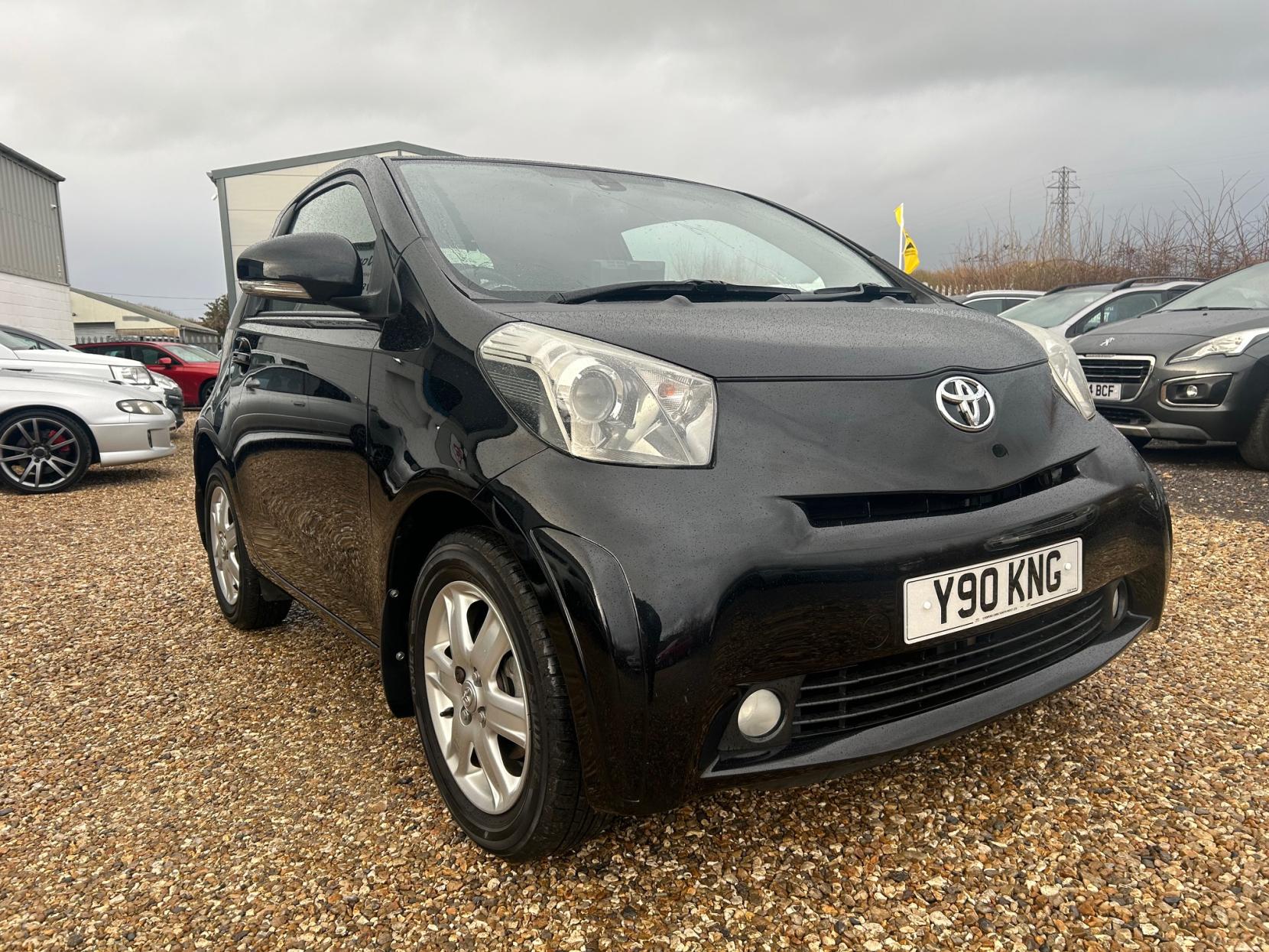 Toyota iQ 1.0 VVT-i 2 Hatchback 3dr Petrol Multidrive Euro 4 (68 bhp)