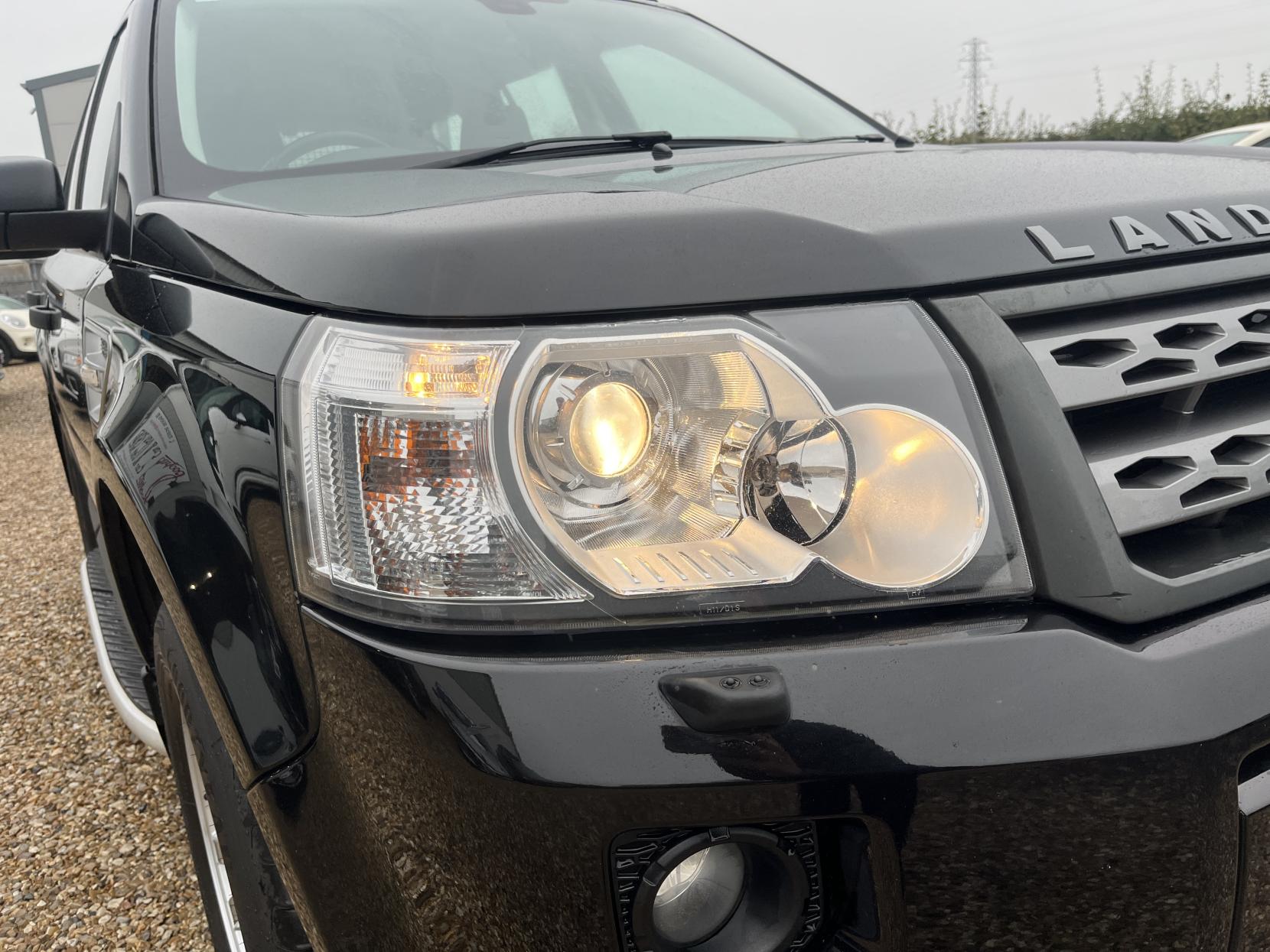 Land Rover Freelander 2 2.2 TD4 XS SUV 5dr Diesel Manual 4WD Euro 5 (s/s) (150 ps)