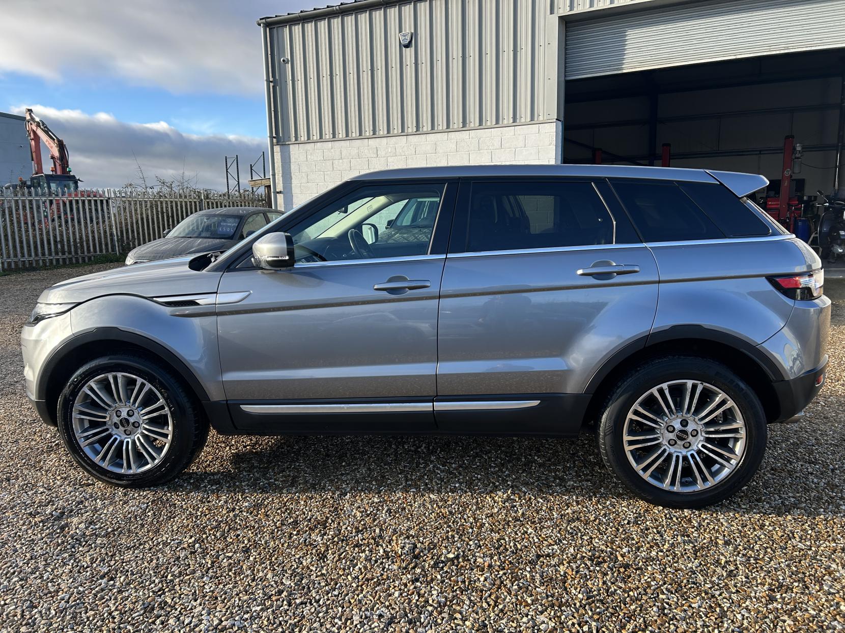 Land Rover Range Rover Evoque 2.2 SD4 Prestige SUV 5dr Diesel Auto 4WD Euro 5 (190 ps)