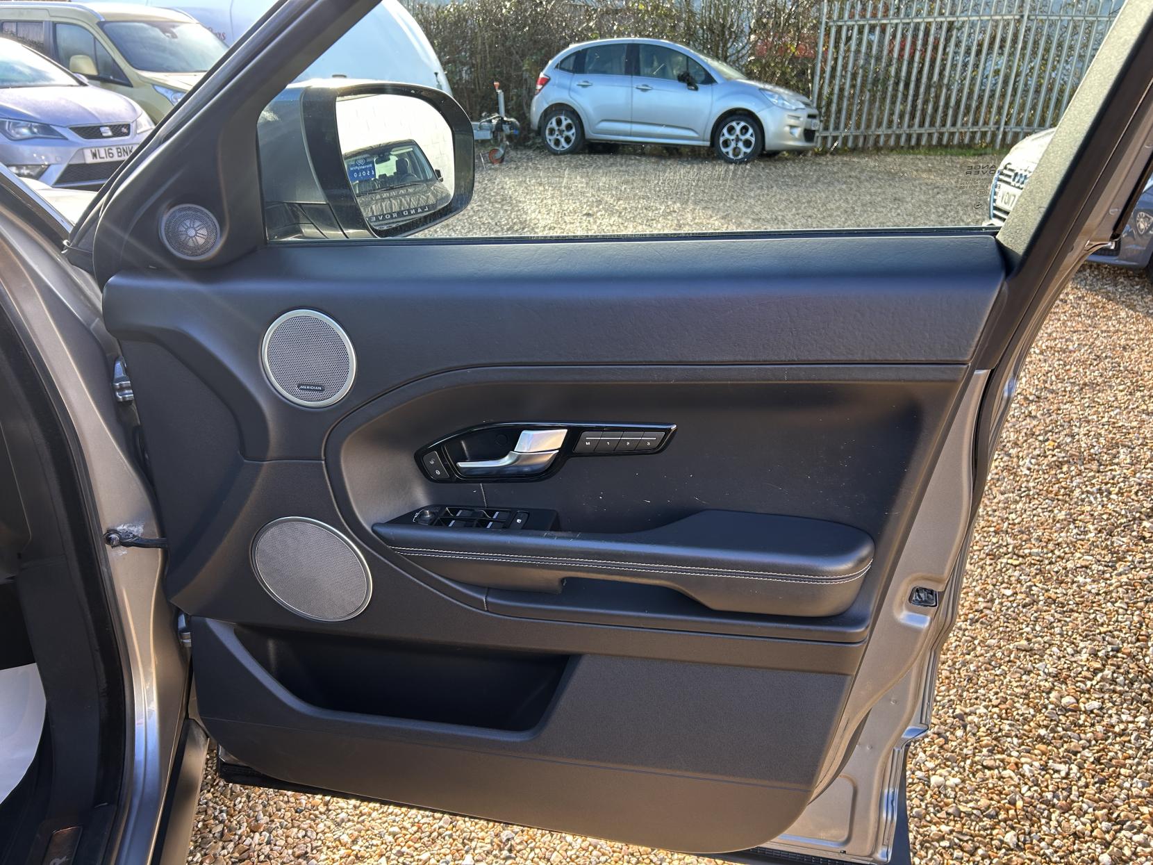 Land Rover Range Rover Evoque 2.2 SD4 Prestige SUV 5dr Diesel Auto 4WD Euro 5 (190 ps)