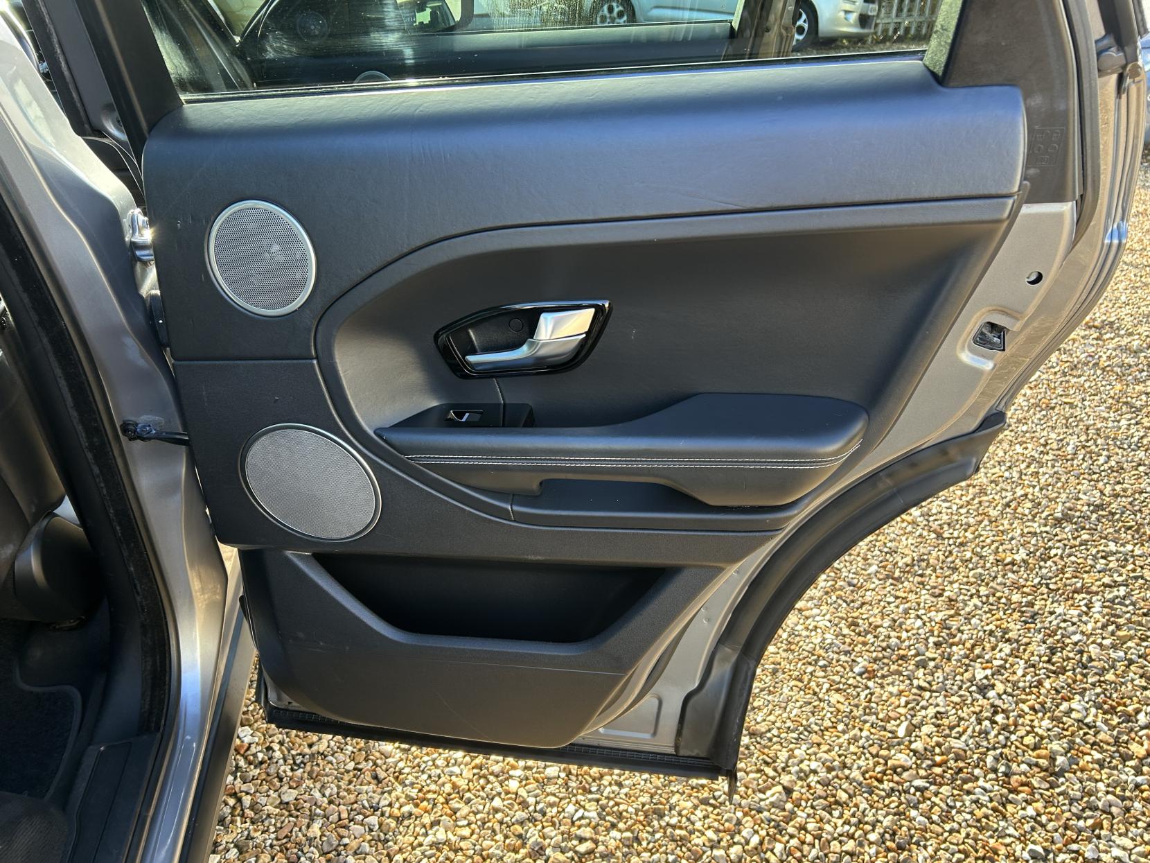 Land Rover Range Rover Evoque 2.2 SD4 Prestige SUV 5dr Diesel Auto 4WD Euro 5 (190 ps)