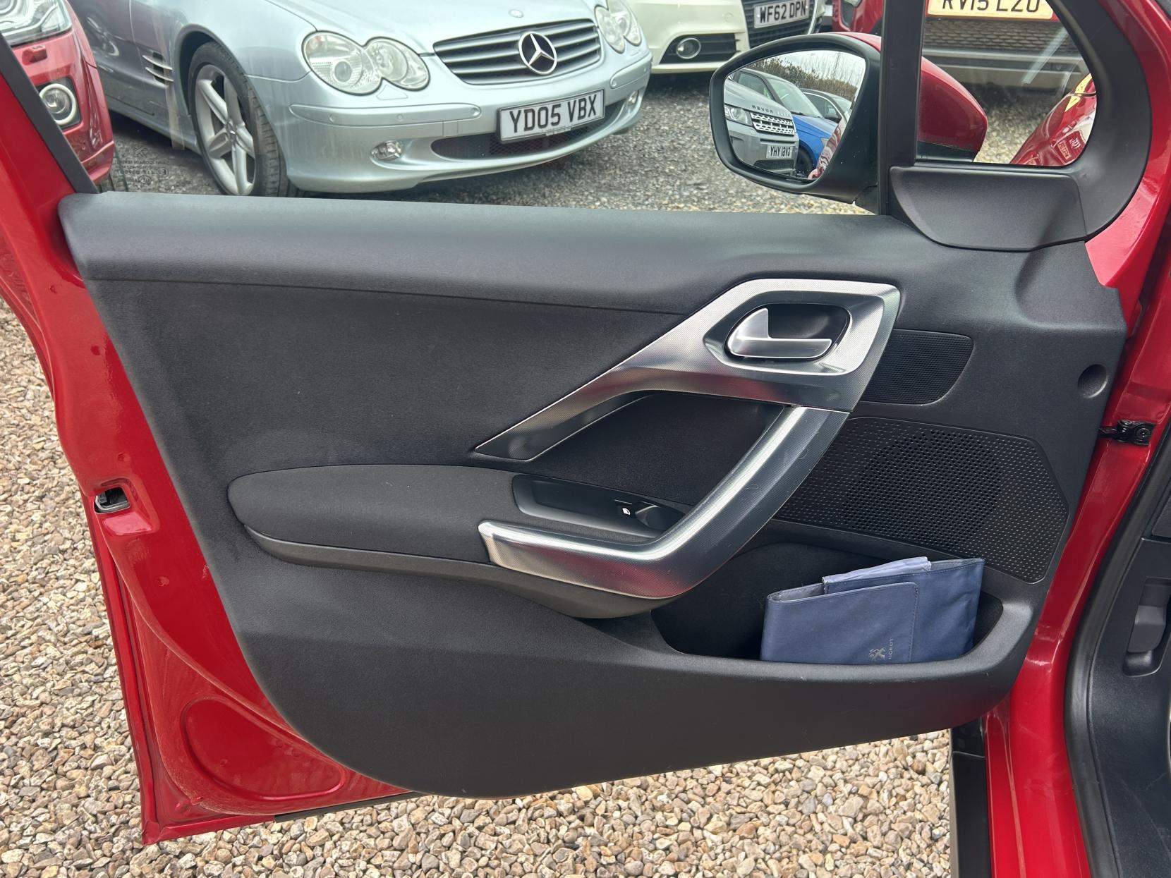 Peugeot 2008 1.6 BlueHDi Allure SUV 5dr Diesel Manual Euro 6 (s/s) (100 ps)