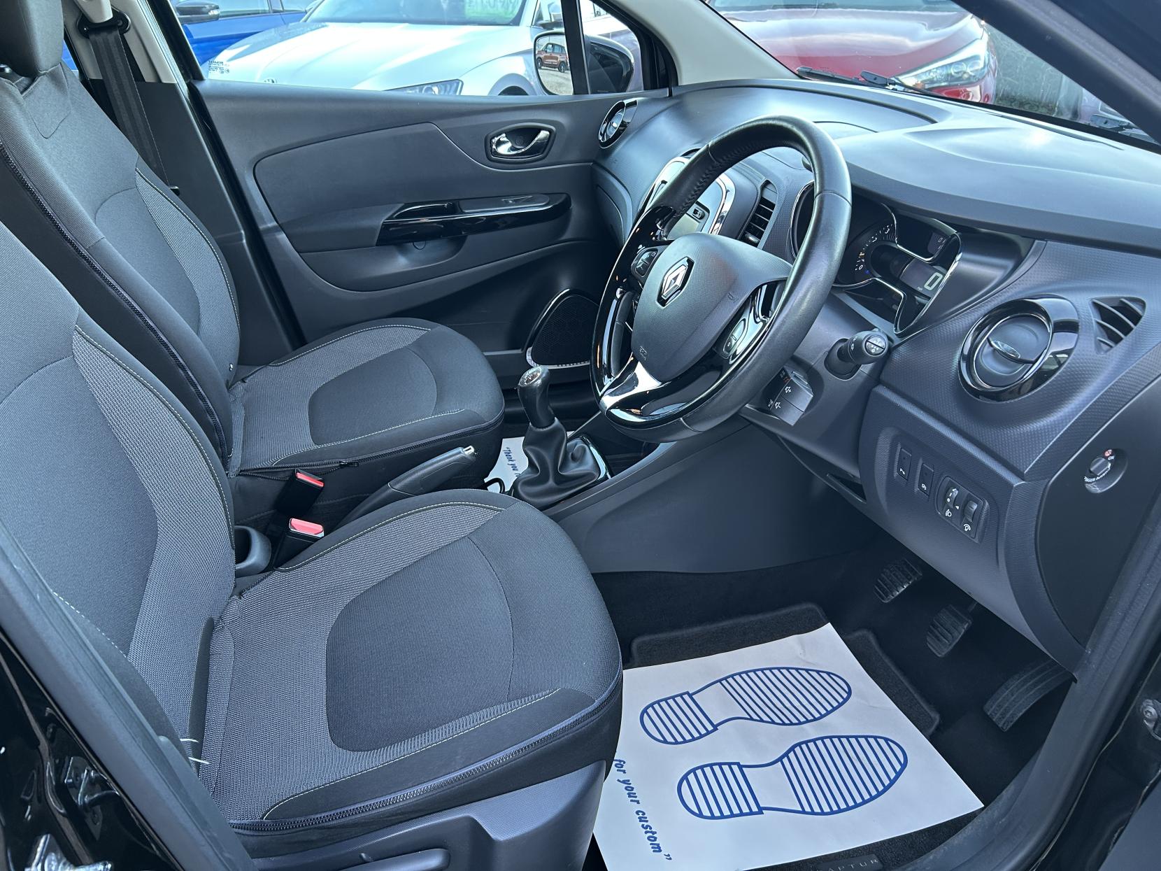 Renault Captur 1.5 dCi ENERGY Dynamique S MediaNav SUV 5dr Diesel Manual Euro 5 (s/s) (90 ps)