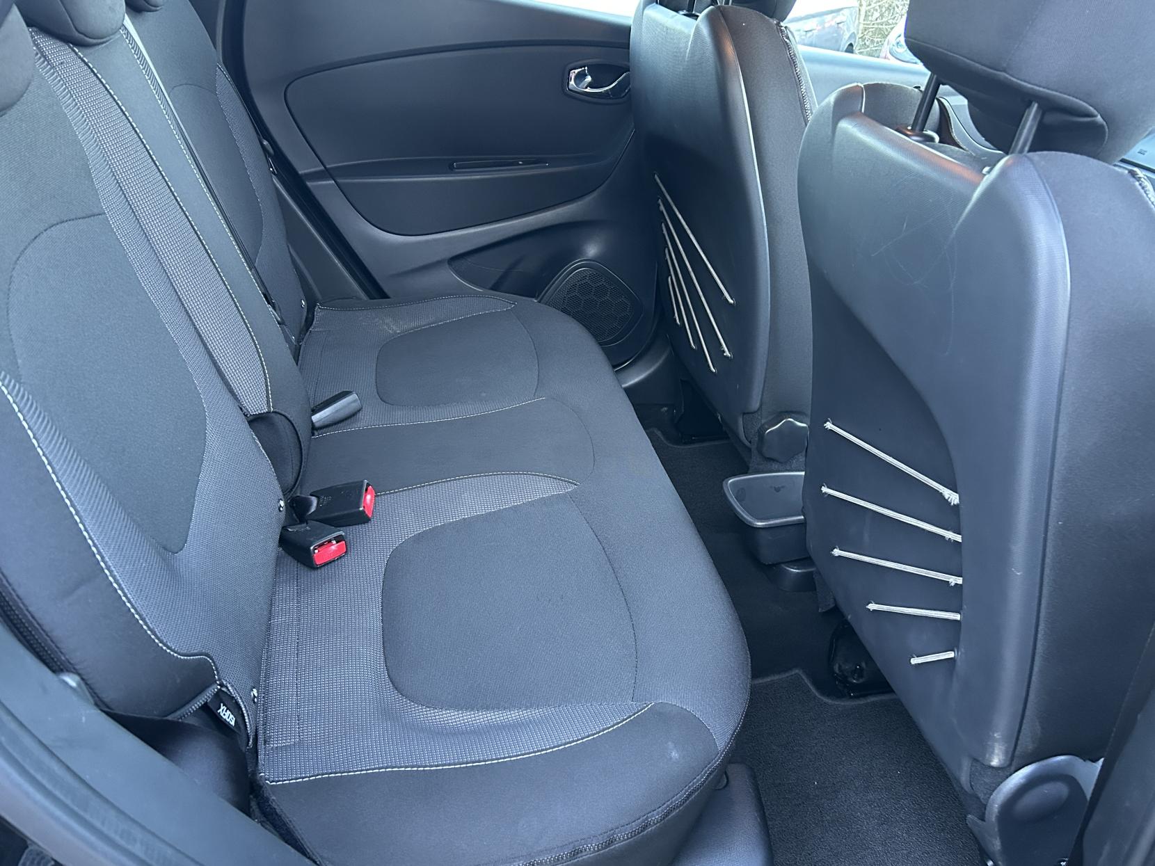 Renault Captur 1.5 dCi ENERGY Dynamique S MediaNav SUV 5dr Diesel Manual Euro 5 (s/s) (90 ps)