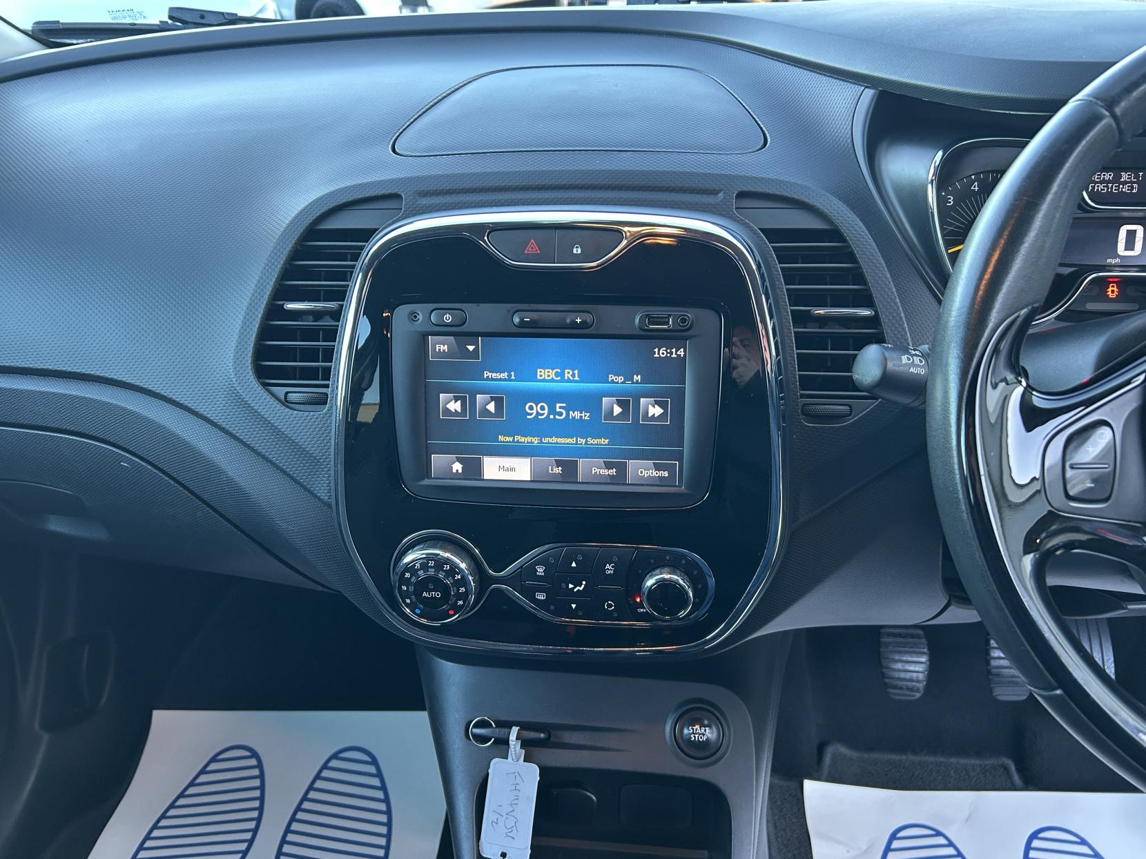 Renault Captur 1.5 dCi ENERGY Dynamique S MediaNav SUV 5dr Diesel Manual Euro 5 (s/s) (90 ps)