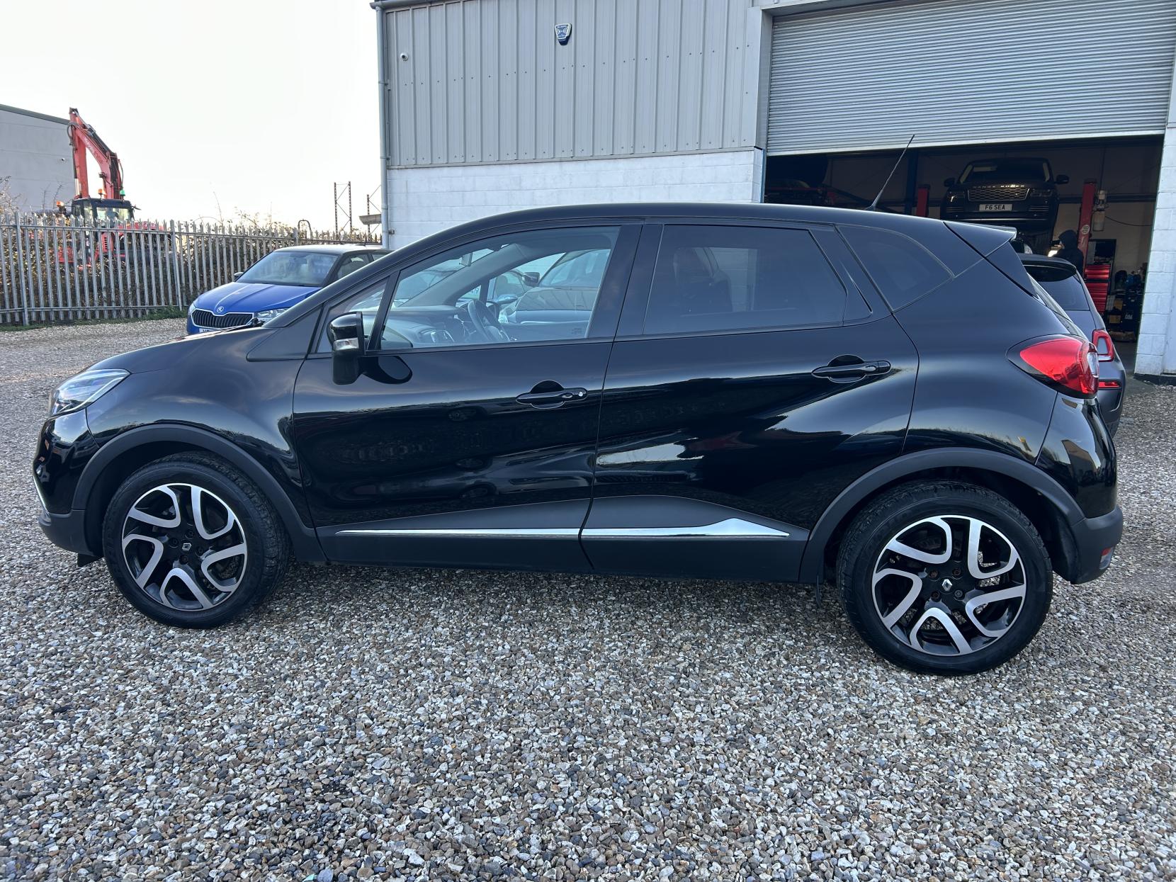 Renault Captur 1.5 dCi ENERGY Dynamique S MediaNav SUV 5dr Diesel Manual Euro 5 (s/s) (90 ps)
