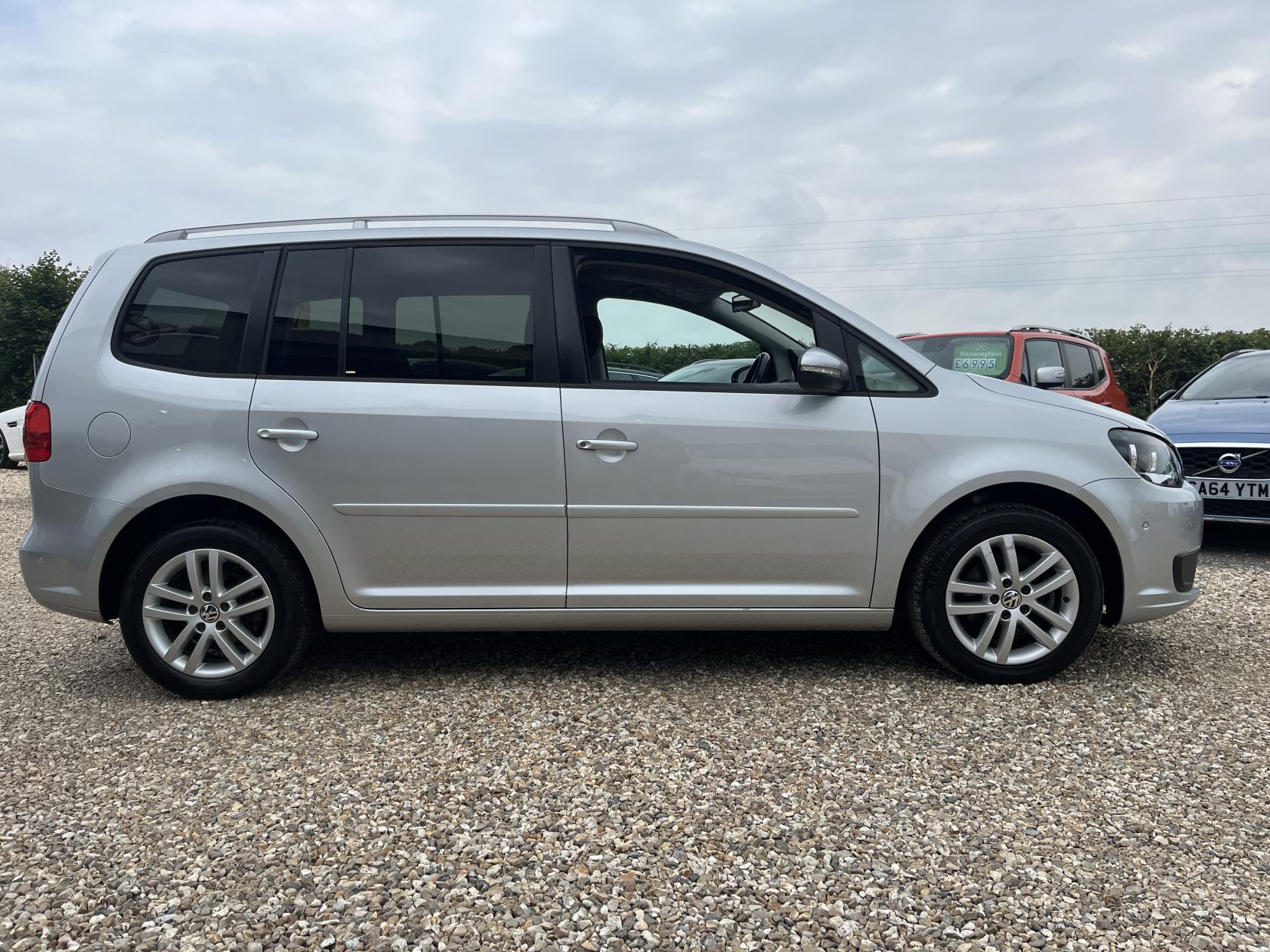 Volkswagen Touran 1.6 TDI BlueMotion Tech SE MPV 5dr Diesel DSG Euro 5 (s/s) (105 ps)