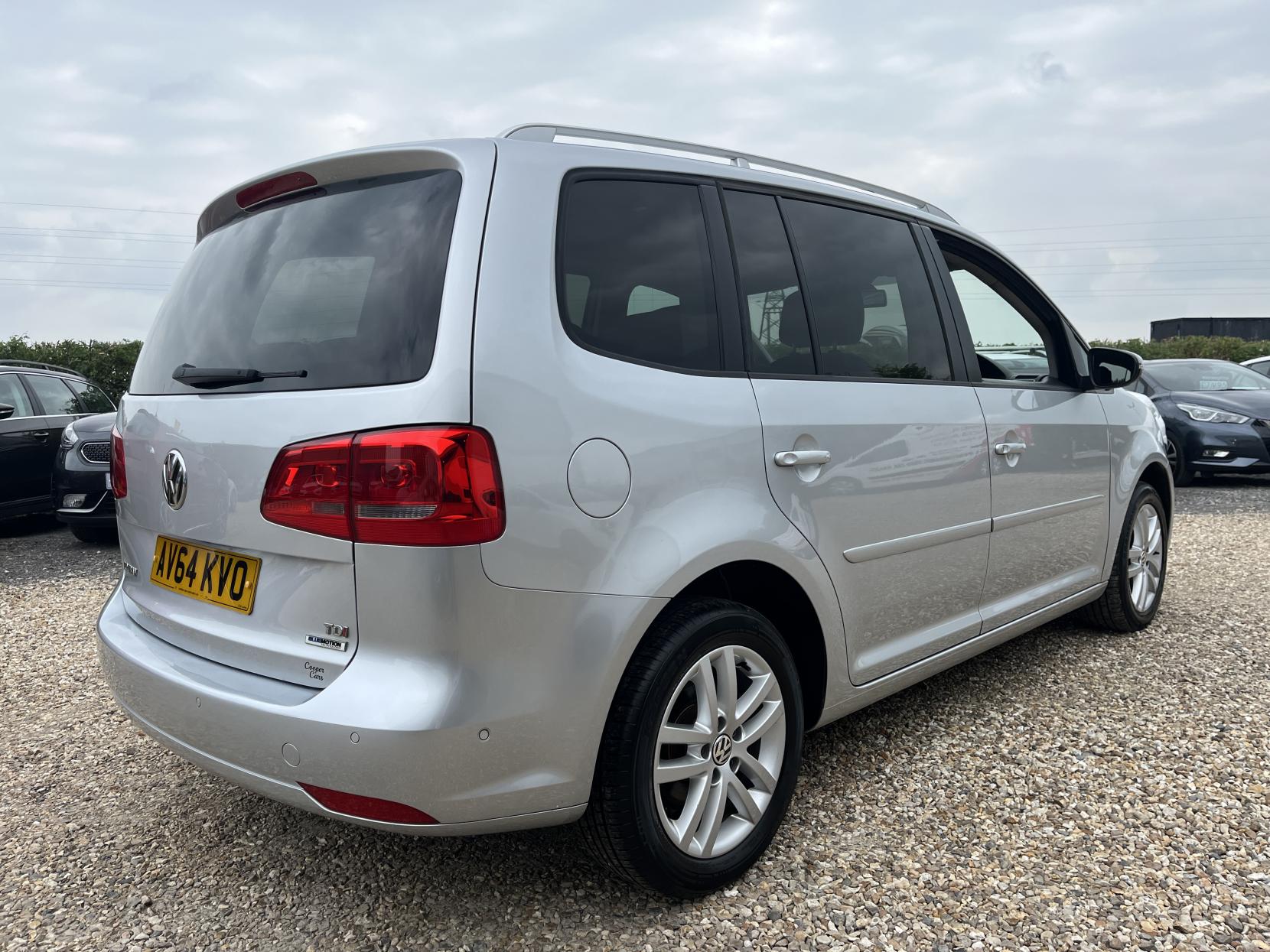 Volkswagen Touran 1.6 TDI BlueMotion Tech SE MPV 5dr Diesel DSG Euro 5 (s/s) (105 ps)