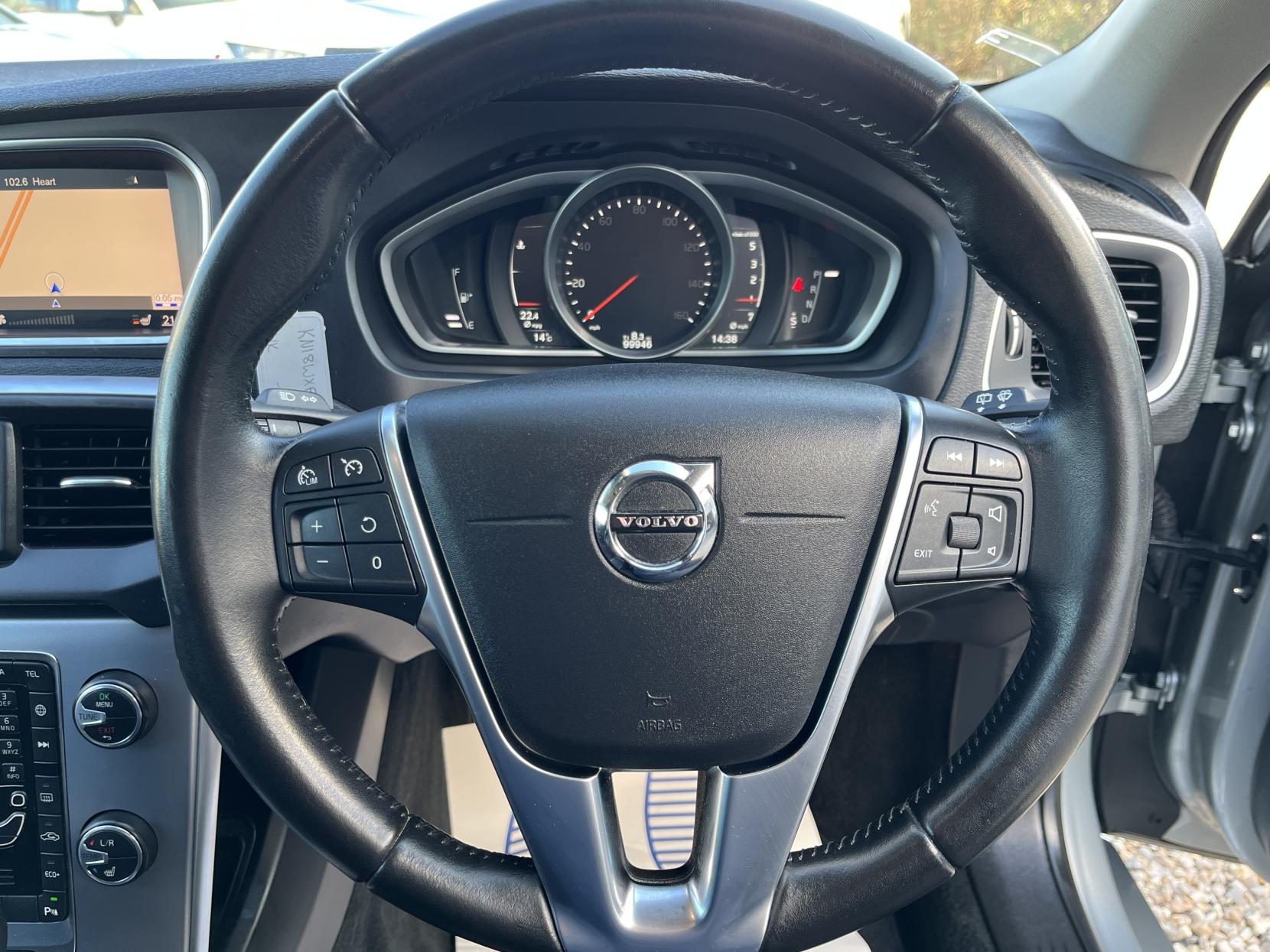 Volvo V40 2.0 D3 Inscription Hatchback 5dr Diesel Auto Euro 6 (s/s) (150 ps)