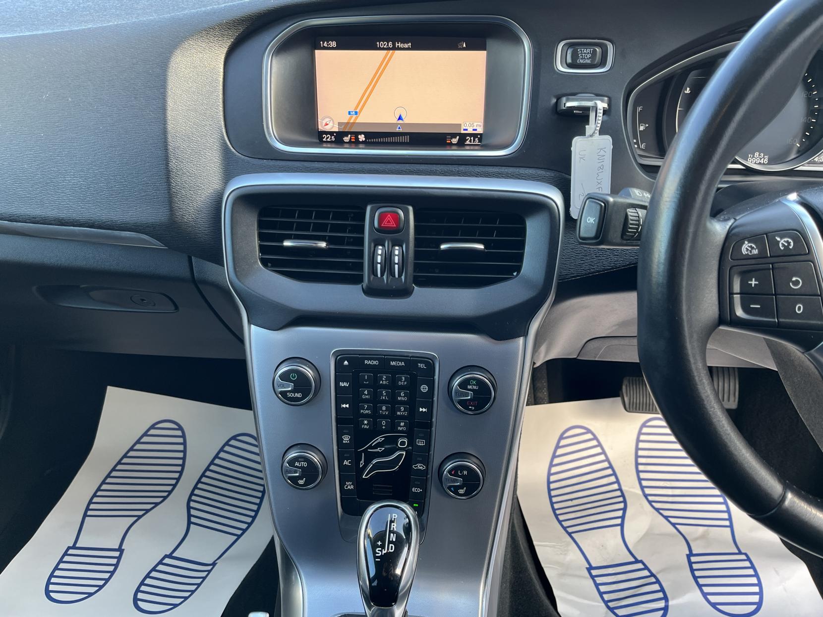 Volvo V40 2.0 D3 Inscription Hatchback 5dr Diesel Auto Euro 6 (s/s) (150 ps)