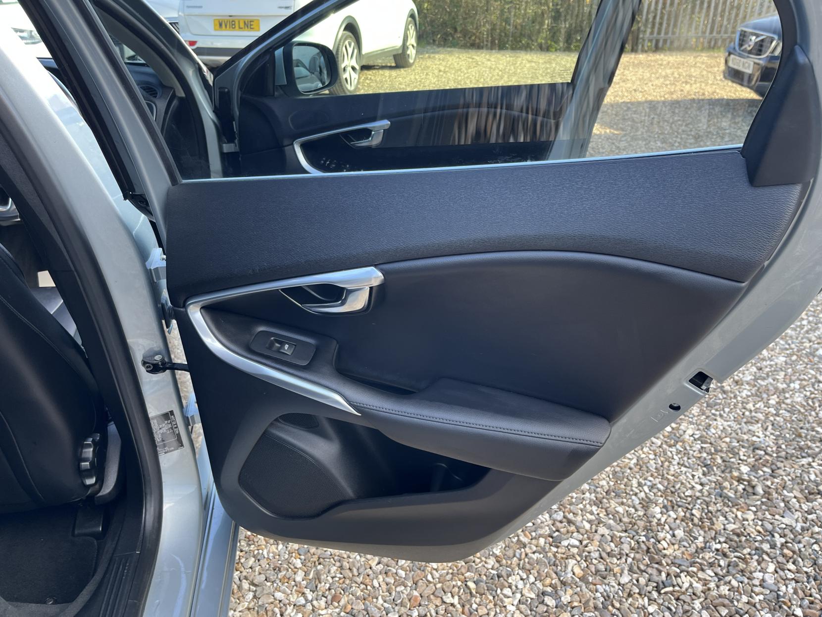 Volvo V40 2.0 D3 Inscription Hatchback 5dr Diesel Auto Euro 6 (s/s) (150 ps)