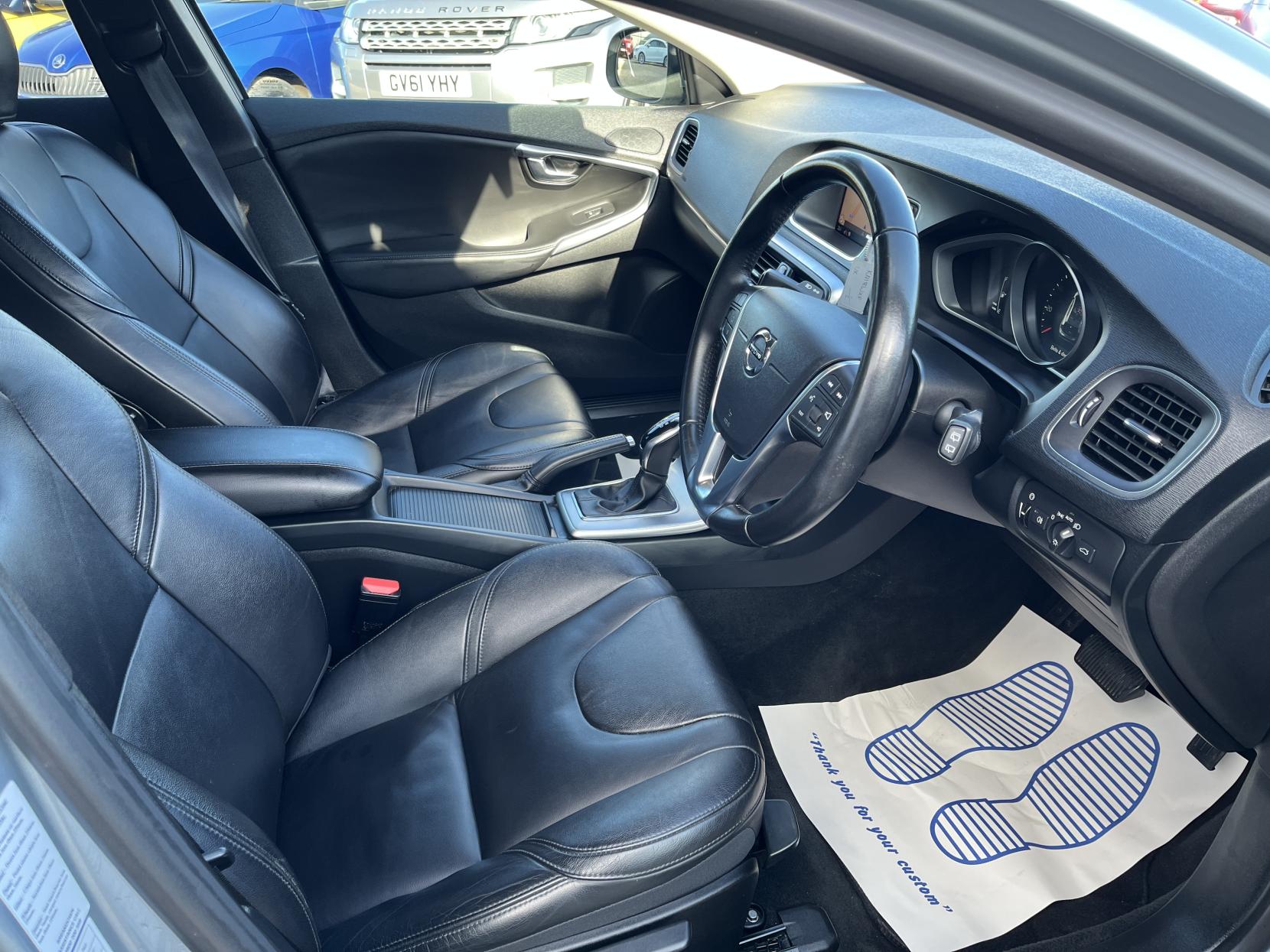 Volvo V40 2.0 D3 Inscription Hatchback 5dr Diesel Auto Euro 6 (s/s) (150 ps)