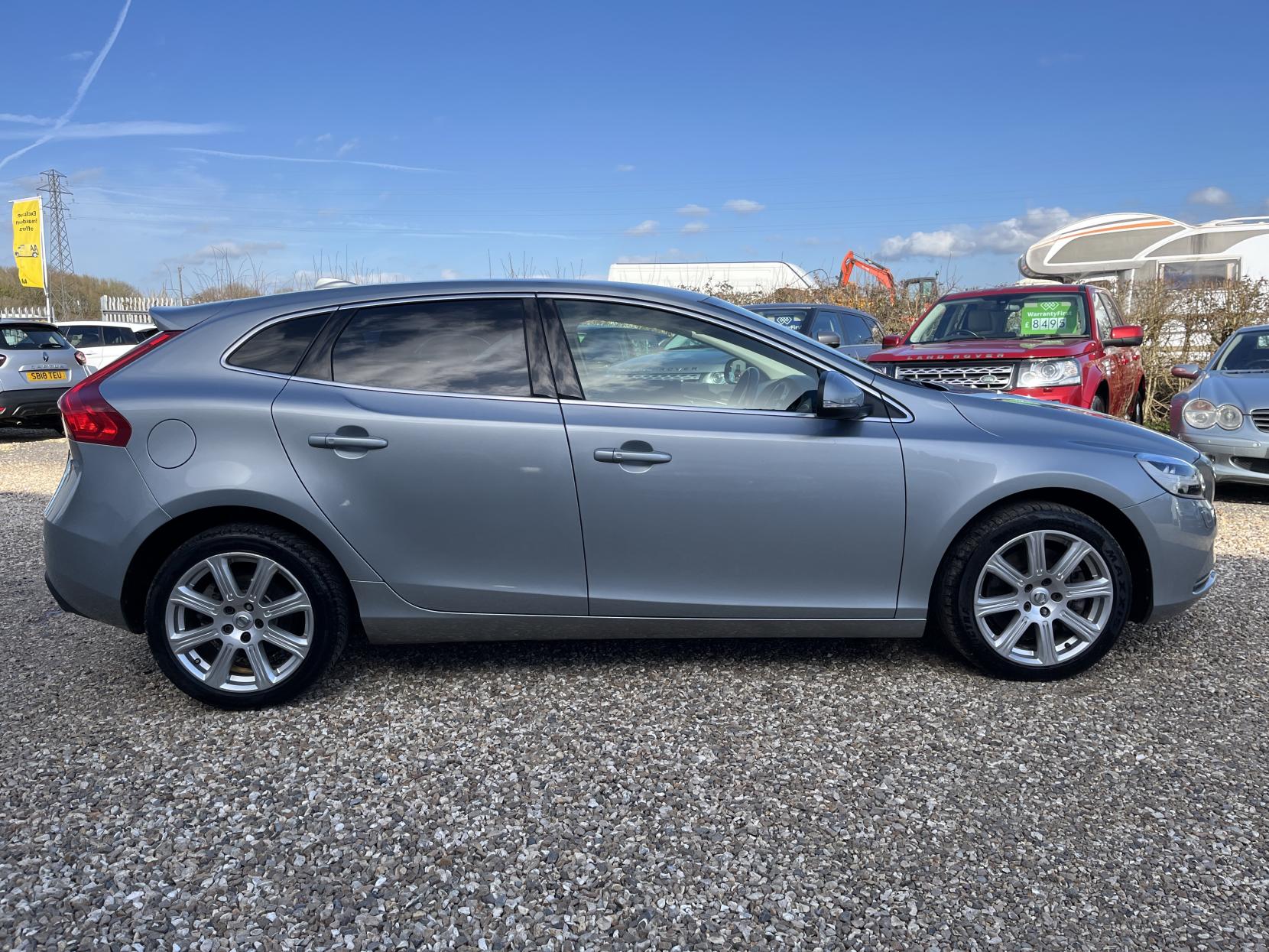 Volvo V40 2.0 D3 Inscription Hatchback 5dr Diesel Auto Euro 6 (s/s) (150 ps)