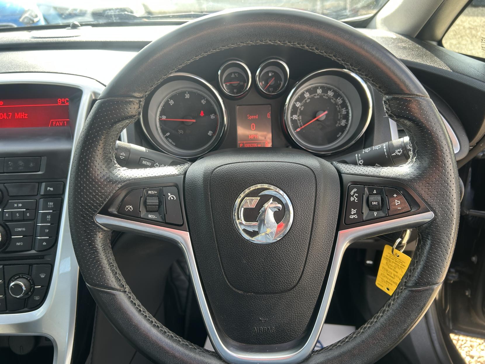 Vauxhall Astra 2.0 CDTi SRi Hatchback 5dr Diesel Auto Euro 5 (165 ps)