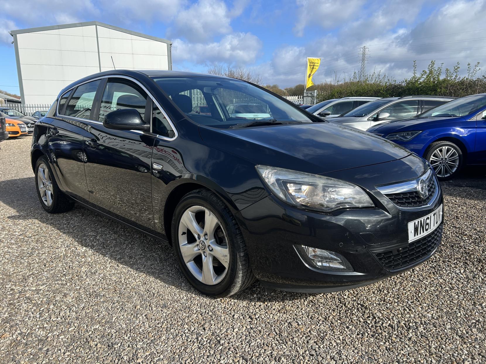 Vauxhall Astra 2.0 CDTi SRi Hatchback 5dr Diesel Auto Euro 5 (165 ps)