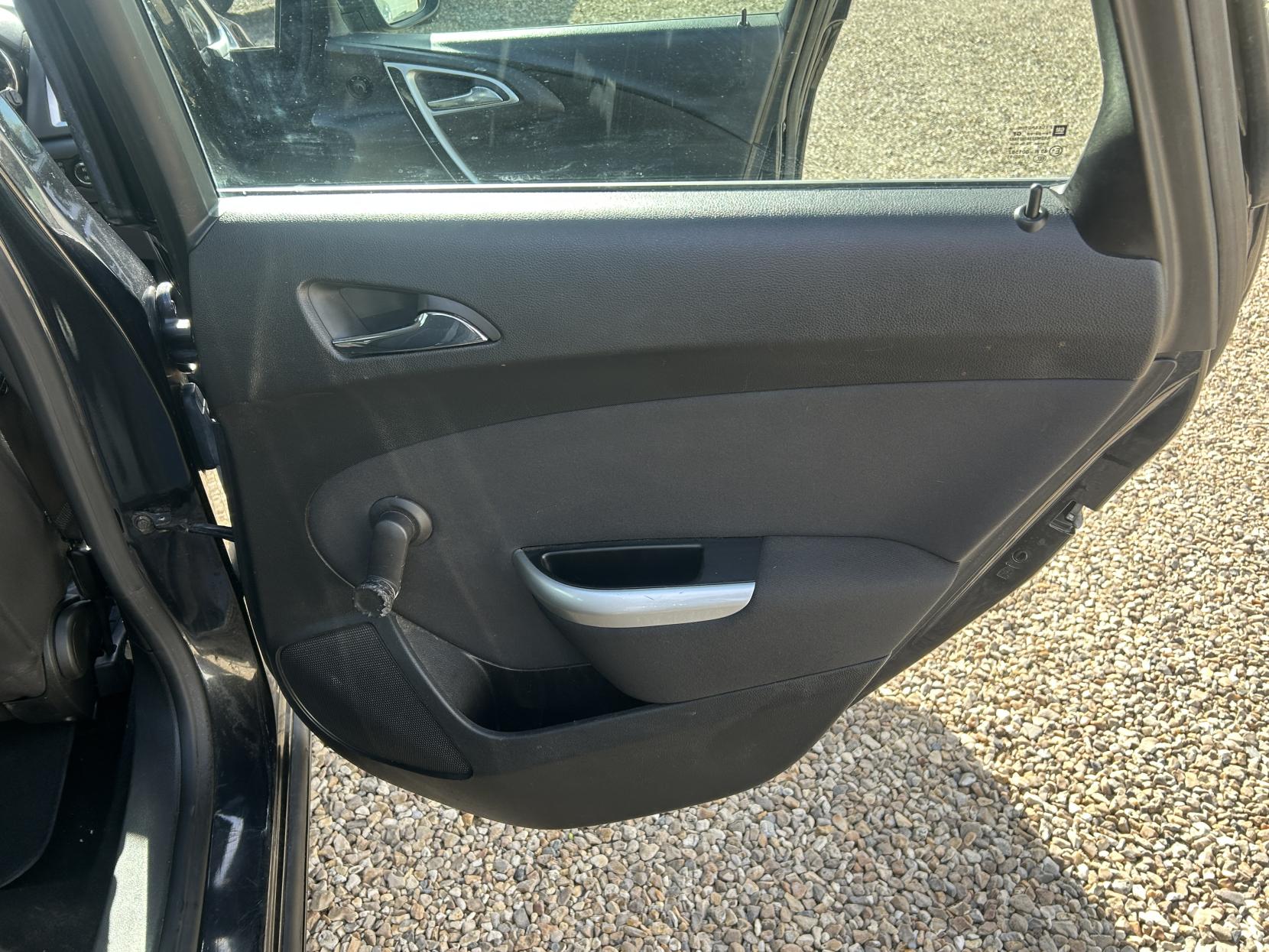 Vauxhall Astra 2.0 CDTi SRi Hatchback 5dr Diesel Auto Euro 5 (165 ps)