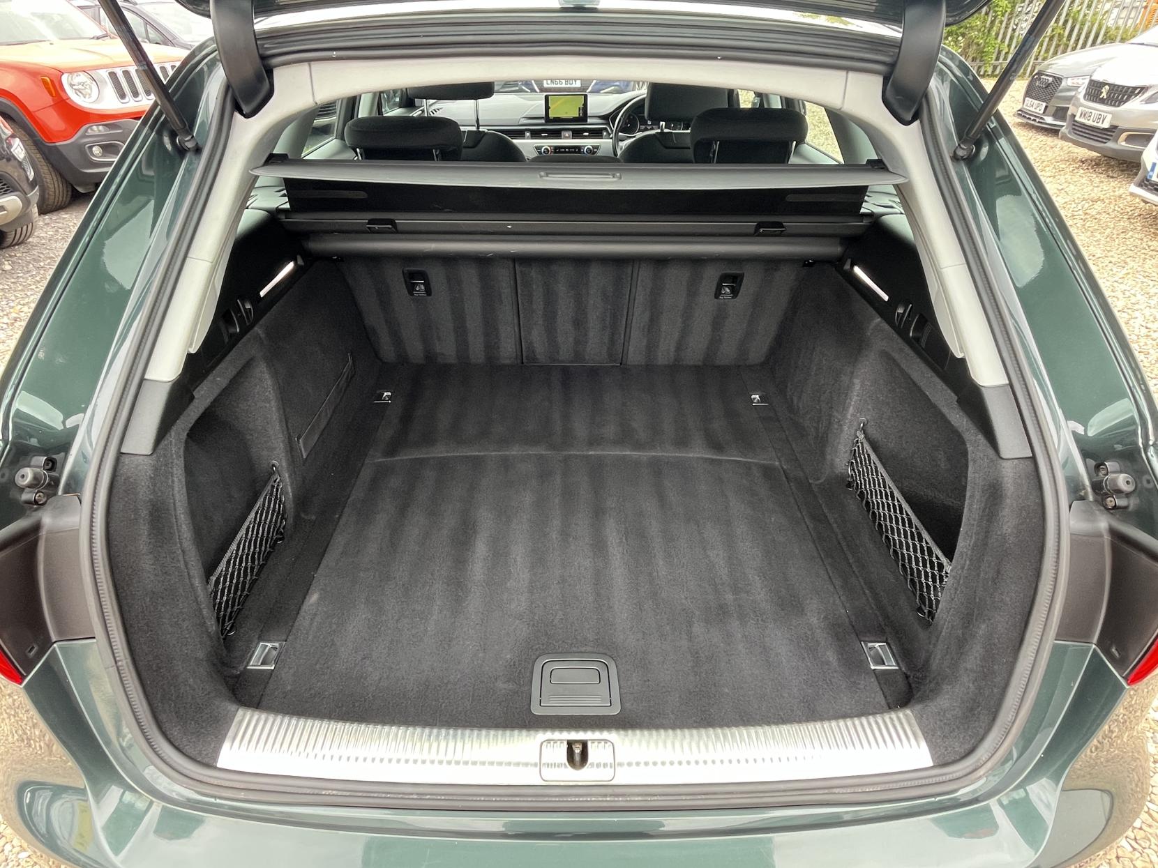 Audi A4 Avant 2.0 TDI ultra SE Estate 5dr Diesel Manual Euro 6 (s/s) (150 ps)