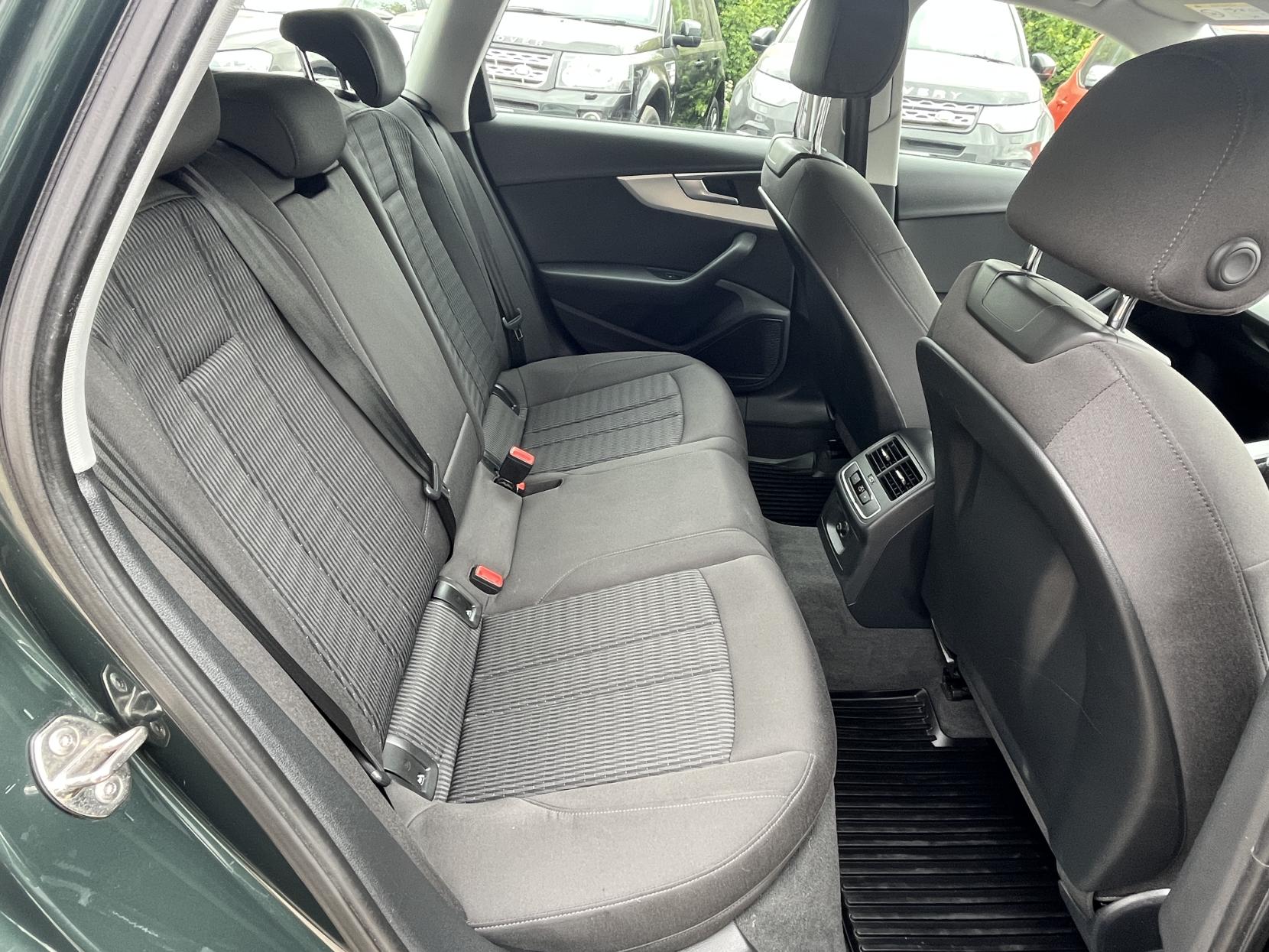 Audi A4 Avant 2.0 TDI ultra SE Estate 5dr Diesel Manual Euro 6 (s/s) (150 ps)