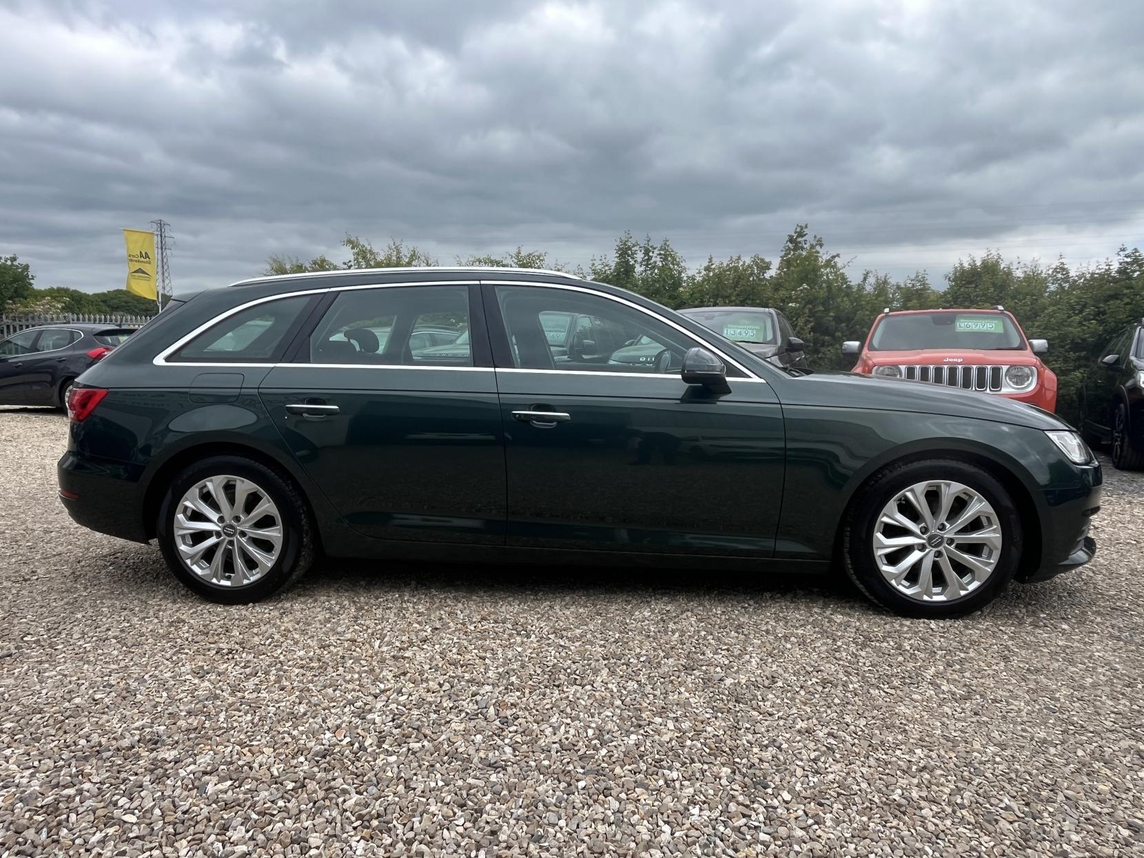 Audi A4 Avant 2.0 TDI ultra SE Estate 5dr Diesel Manual Euro 6 (s/s) (150 ps)