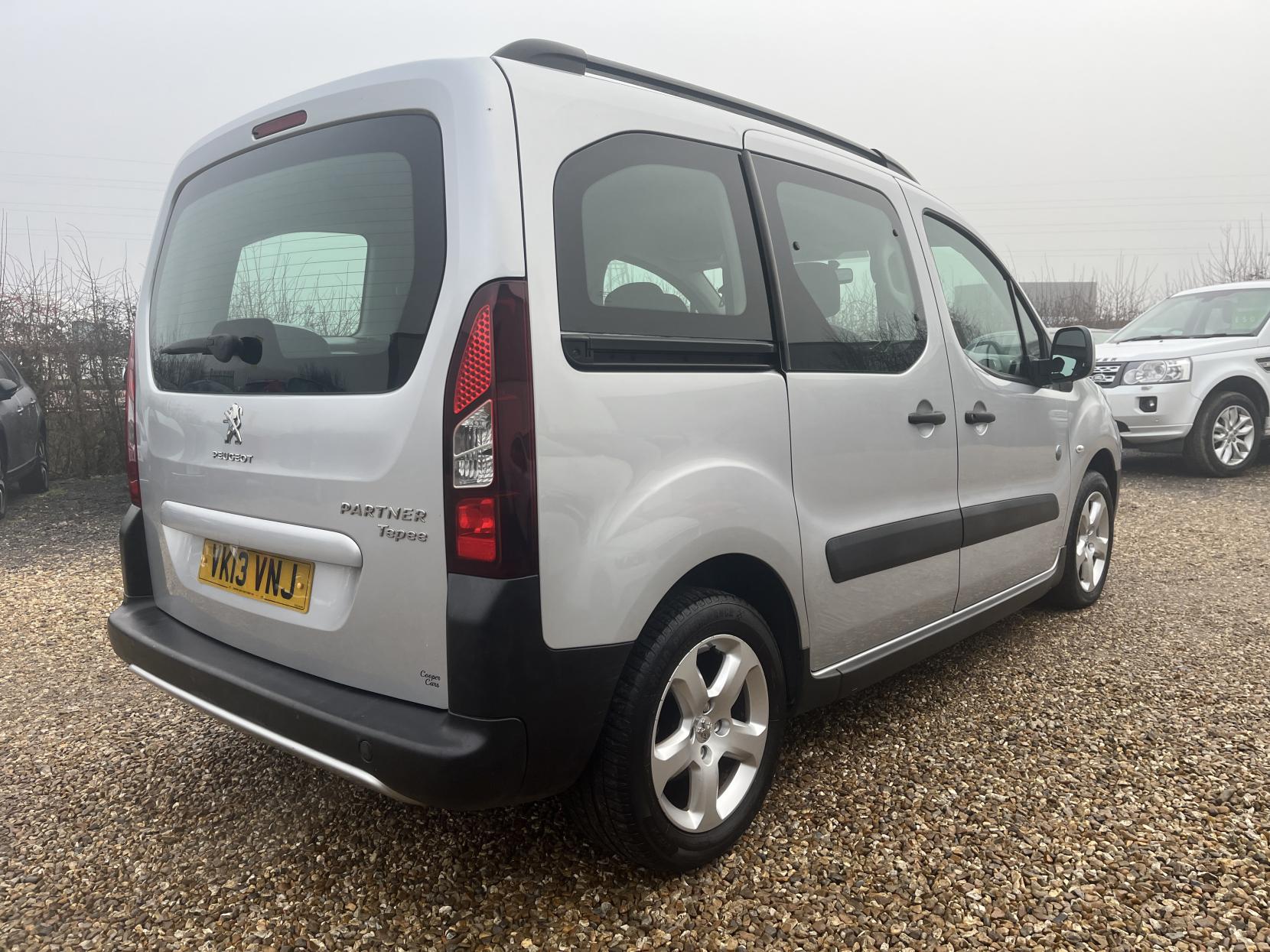 Peugeot Partner Tepee 1.6 HDi Tepee Outdoor MPV 5dr Diesel Manual (135 g/km, 92 bhp)