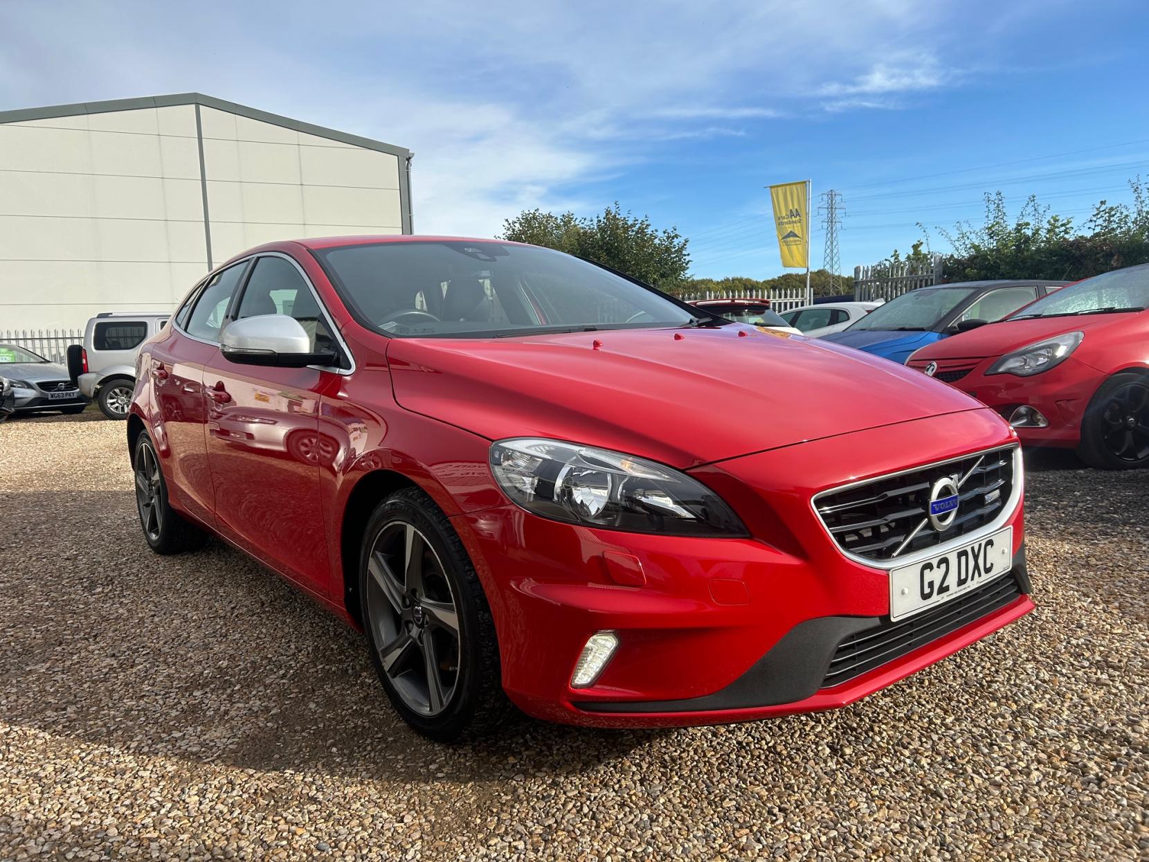 Volvo V40 1.6 T2 R-Design Nav Hatchback 5dr Petrol Manual Euro 5 (s/s) (120 ps)