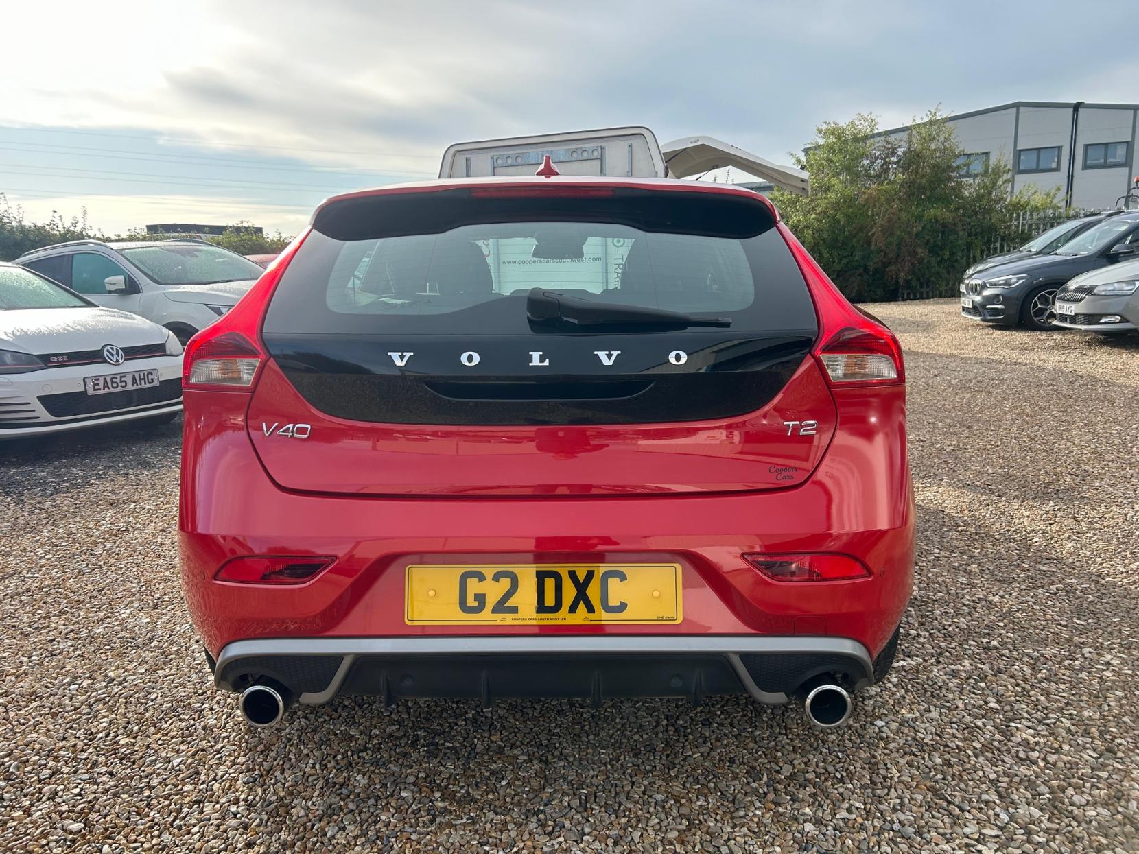Volvo V40 1.6 T2 R-Design Nav Hatchback 5dr Petrol Manual Euro 5 (s/s) (120 ps)