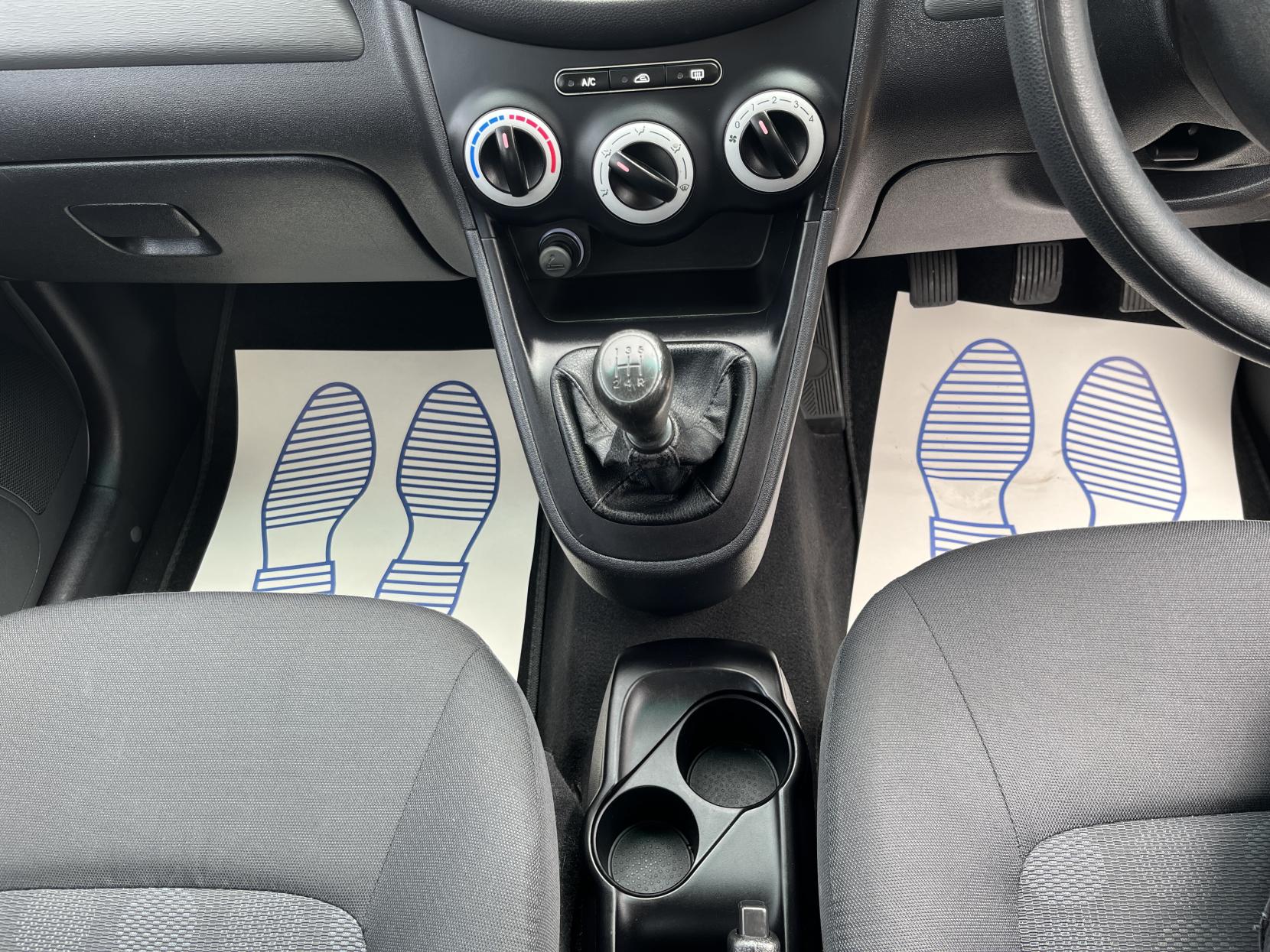 Hyundai i10 1.2 Comfort Hatchback 5dr Petrol Manual Euro 4 (77 bhp)