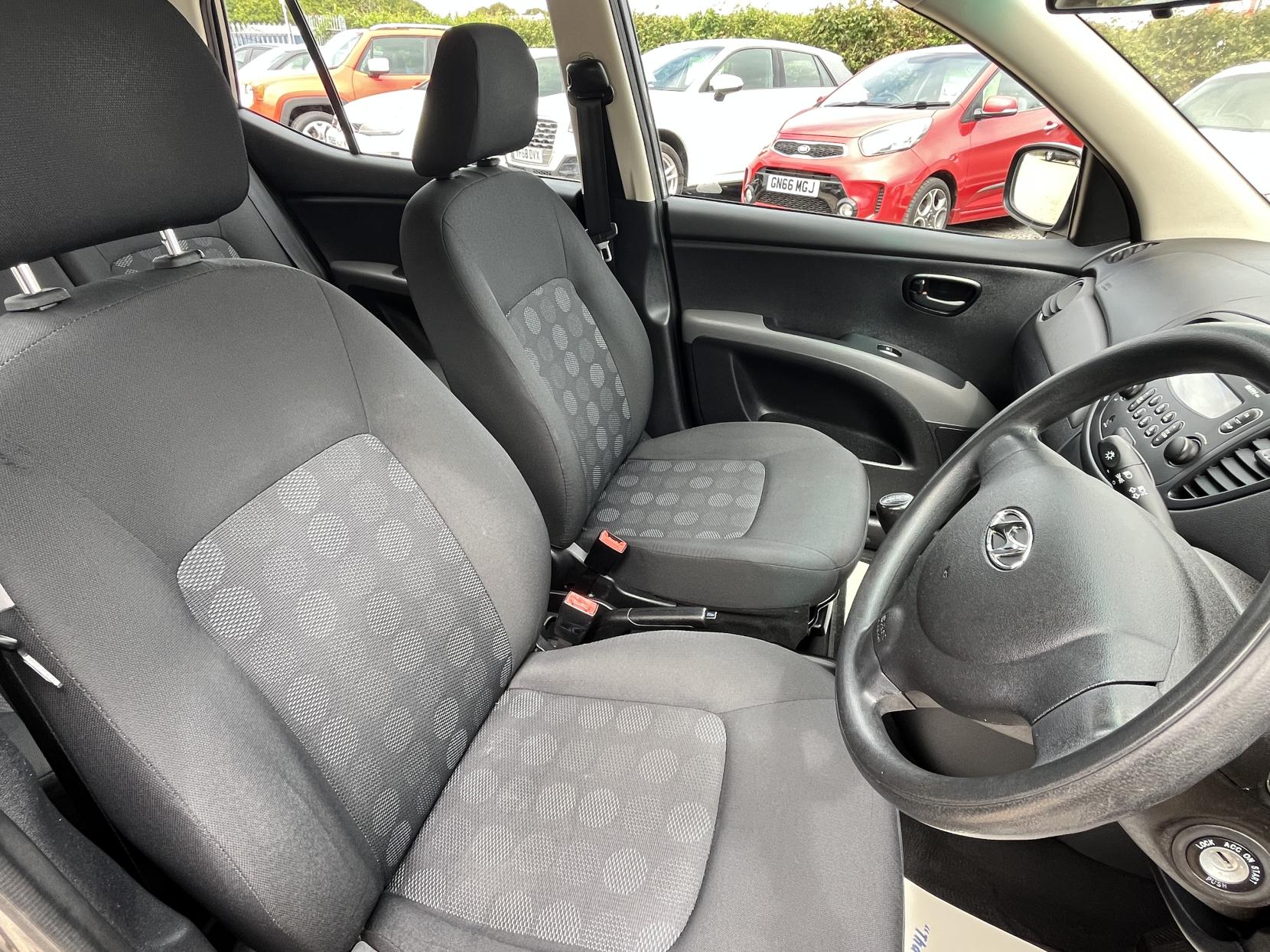 Hyundai i10 1.2 Comfort Hatchback 5dr Petrol Manual Euro 4 (77 bhp)