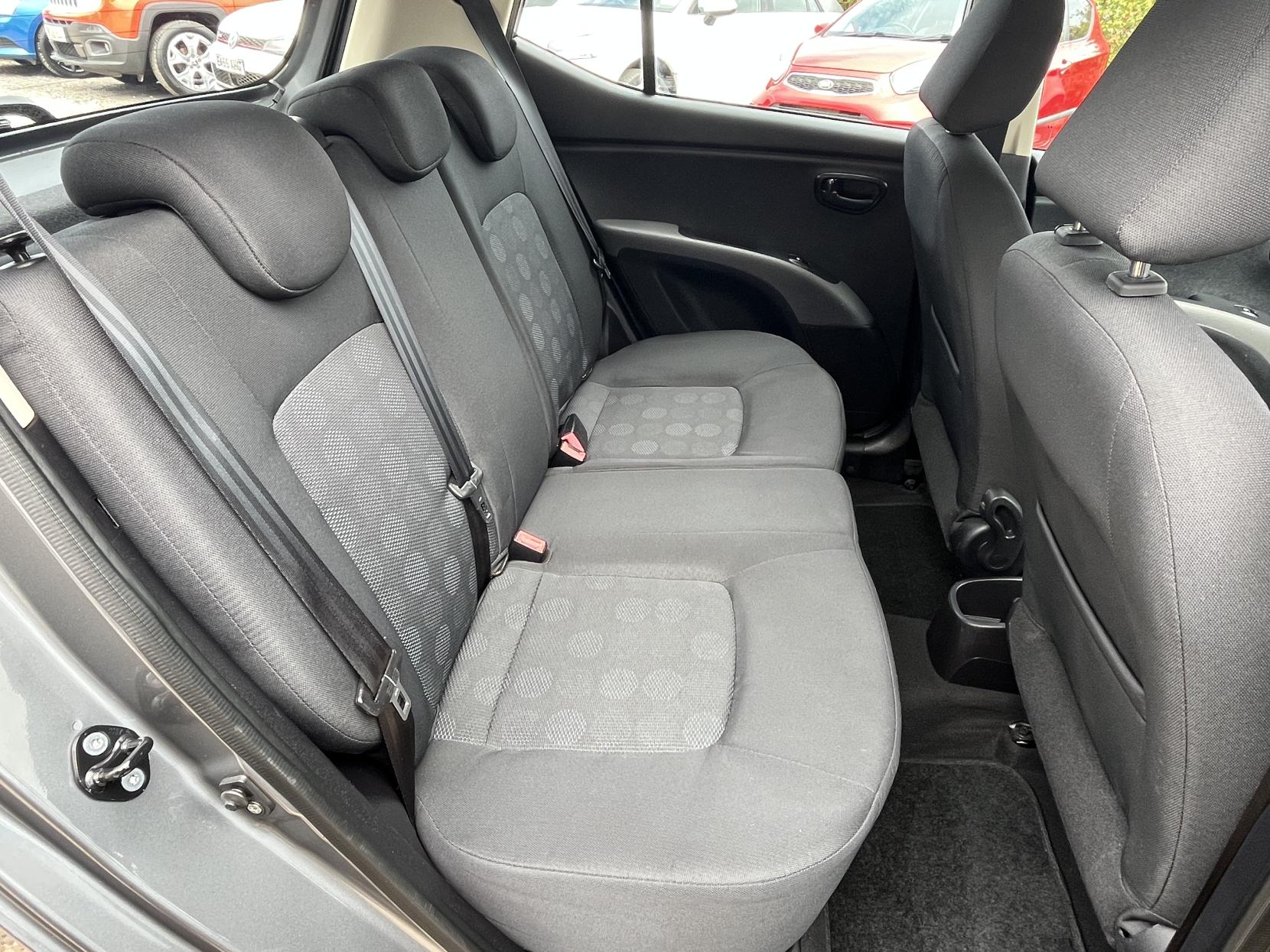 Hyundai i10 1.2 Comfort Hatchback 5dr Petrol Manual Euro 4 (77 bhp)