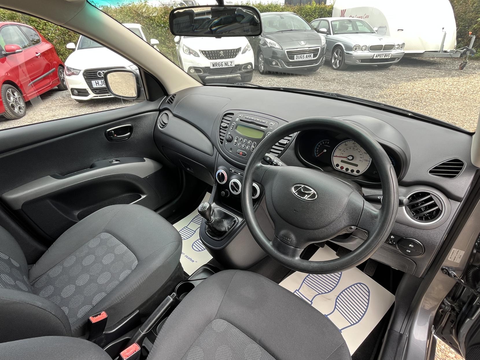 Hyundai i10 1.2 Comfort Hatchback 5dr Petrol Manual Euro 4 (77 bhp)