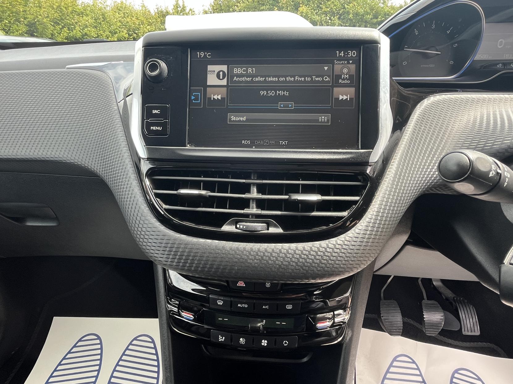Peugeot 2008 1.6 BlueHDi Allure SUV 5dr Diesel Manual Euro 6 (100 ps)