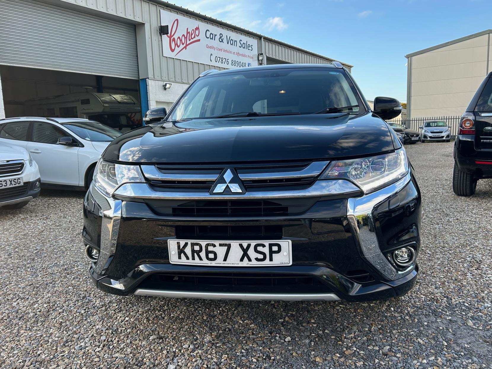 Mitsubishi Outlander 2.0h 12kWh 4h SUV 5dr Petrol Plug-in Hybrid CVT 4WD Euro 6 (s/s) (200 ps)