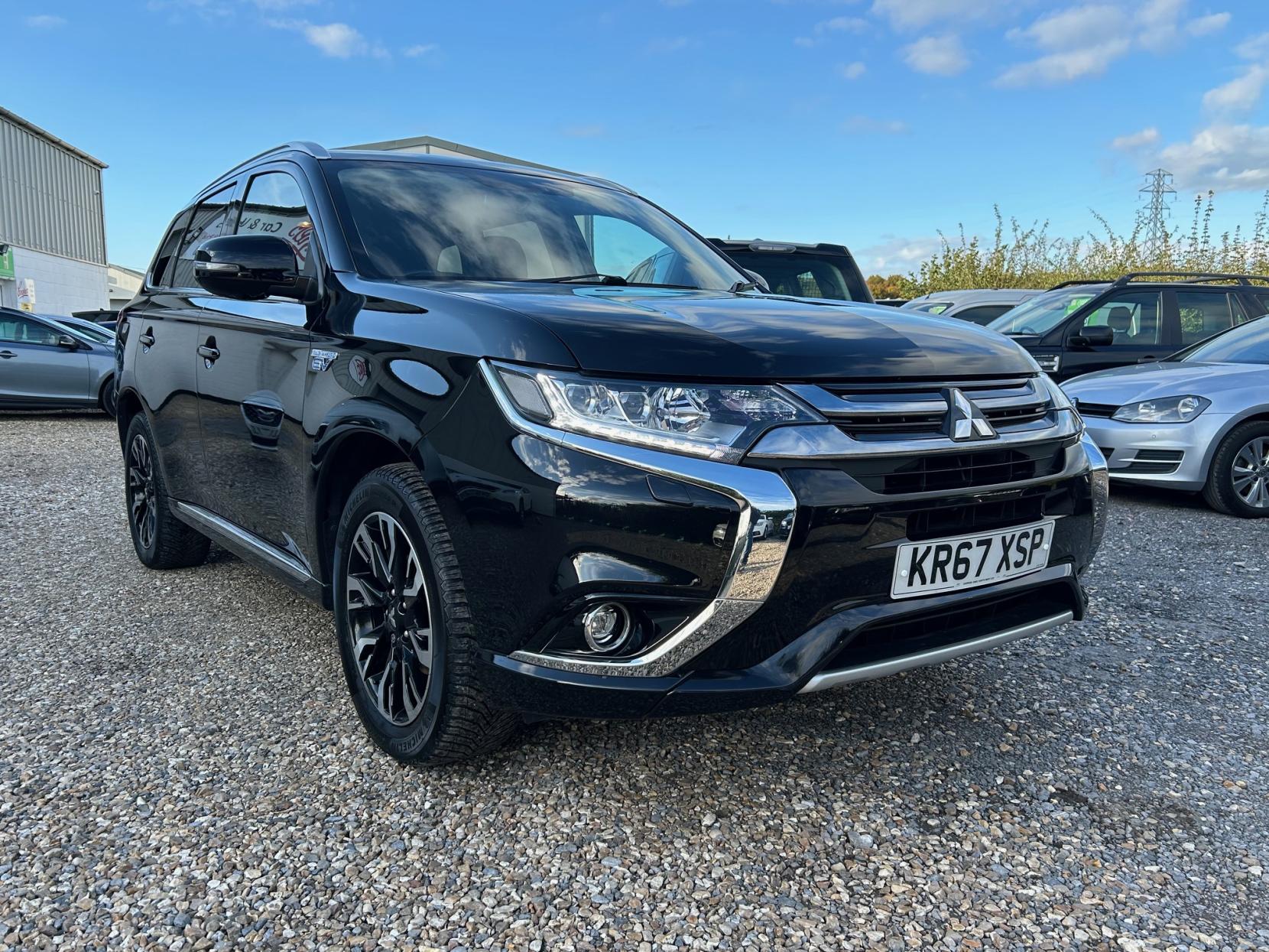 Mitsubishi Outlander 2.0h 12kWh 4h SUV 5dr Petrol Plug-in Hybrid CVT 4WD Euro 6 (s/s) (200 ps)