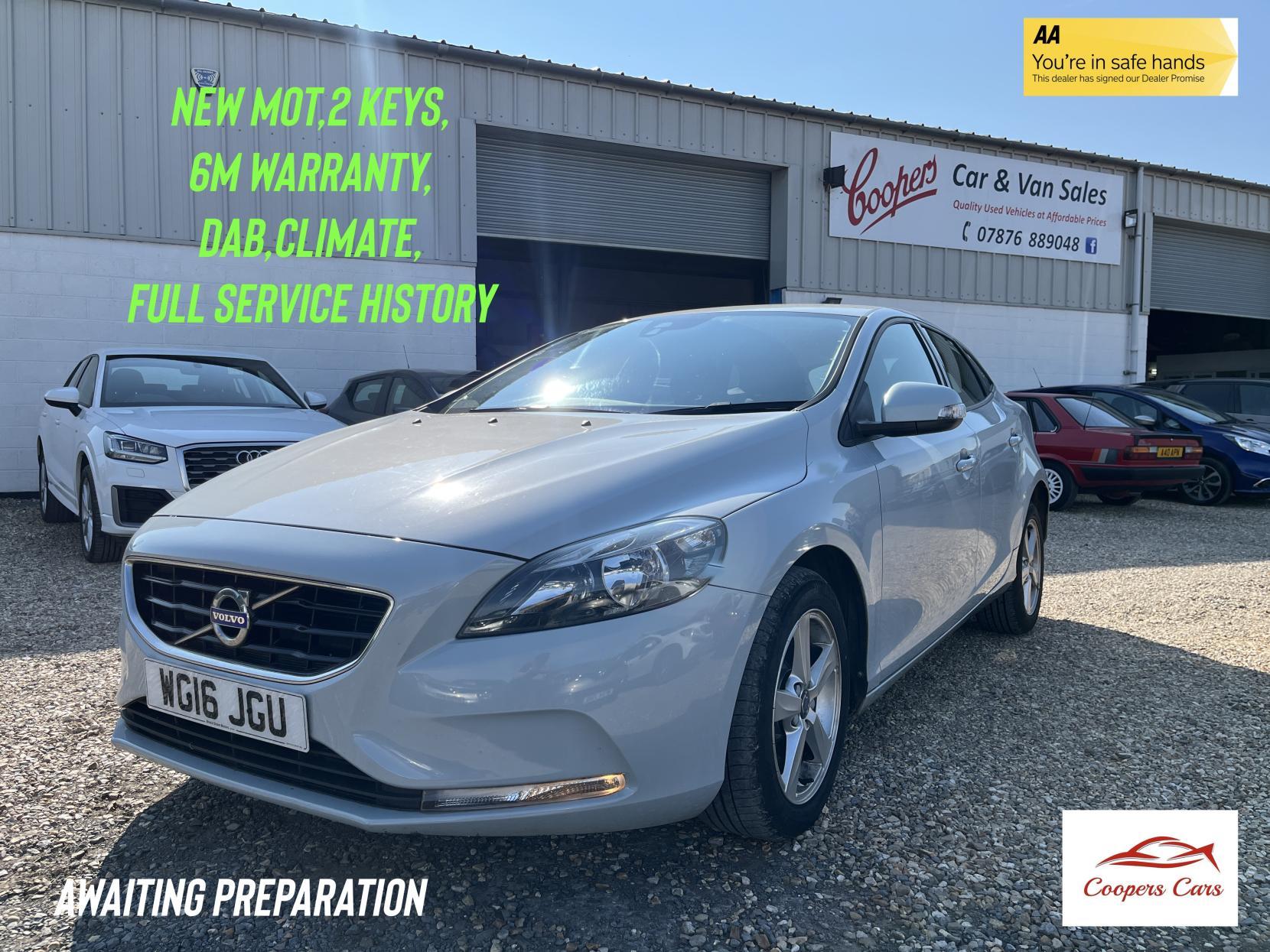 Volvo V40 2.0 T2 ES Hatchback 5dr Petrol Manual Euro 6 (s/s) (122 ps)